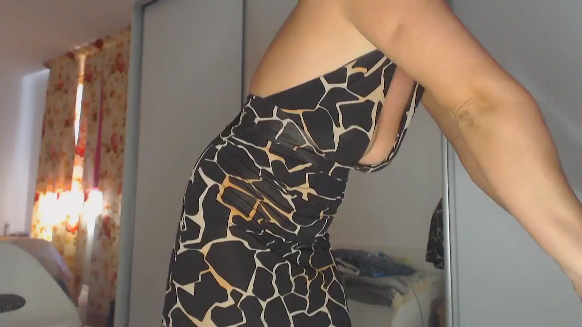Gallery image thumbnail from Merlyn4u's myfreecams stream on, 05/03/2025, 12:25 image 15 of 20