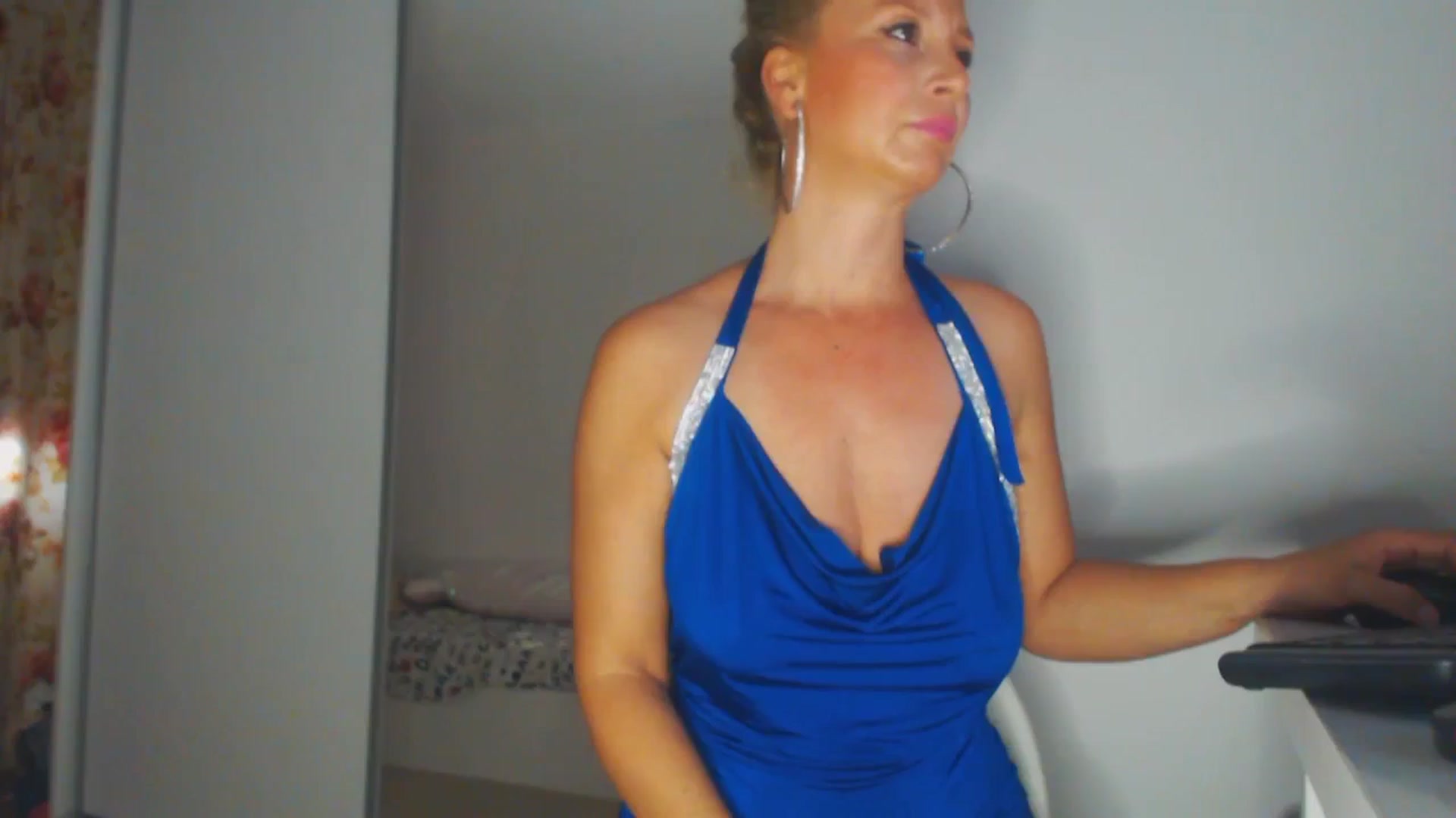 Gallery image thumbnail from Merlyn4u's myfreecams stream on, 05/06/2025, 09:52 image 8 of 20