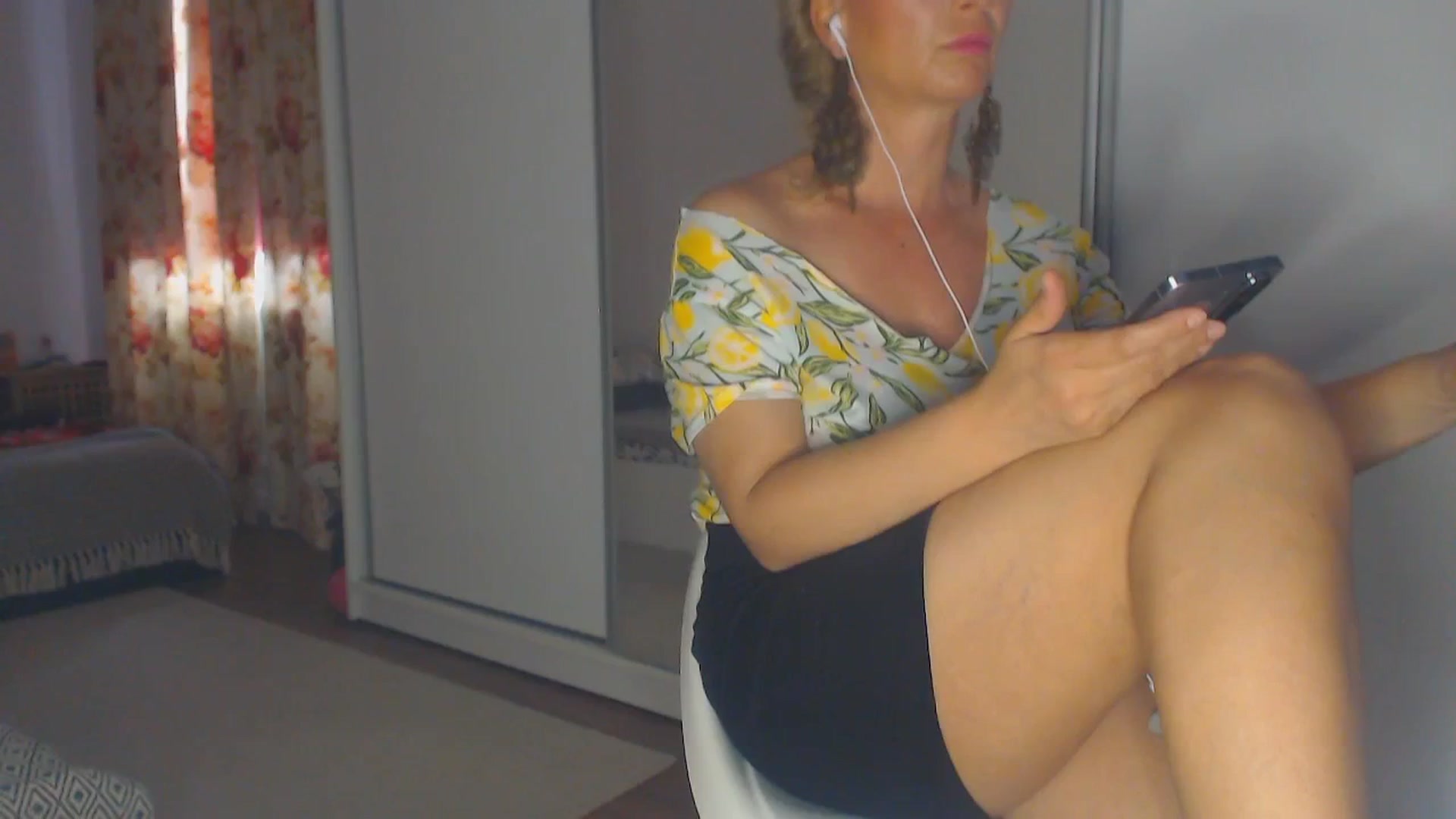 Gallery image thumbnail from Merlyn4u's myfreecams stream on, 05/07/2025, 11:21 image 8 of 20