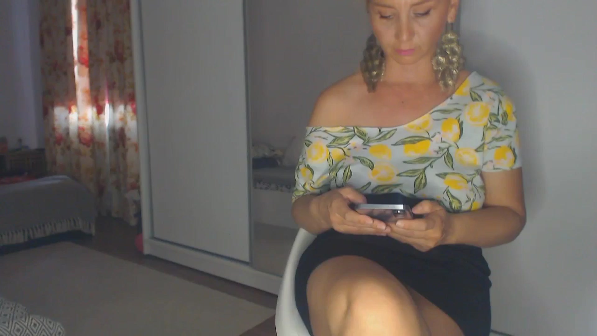 Gallery image thumbnail from Merlyn4u's myfreecams stream on, 05/07/2025, 11:21 image 7 of 20