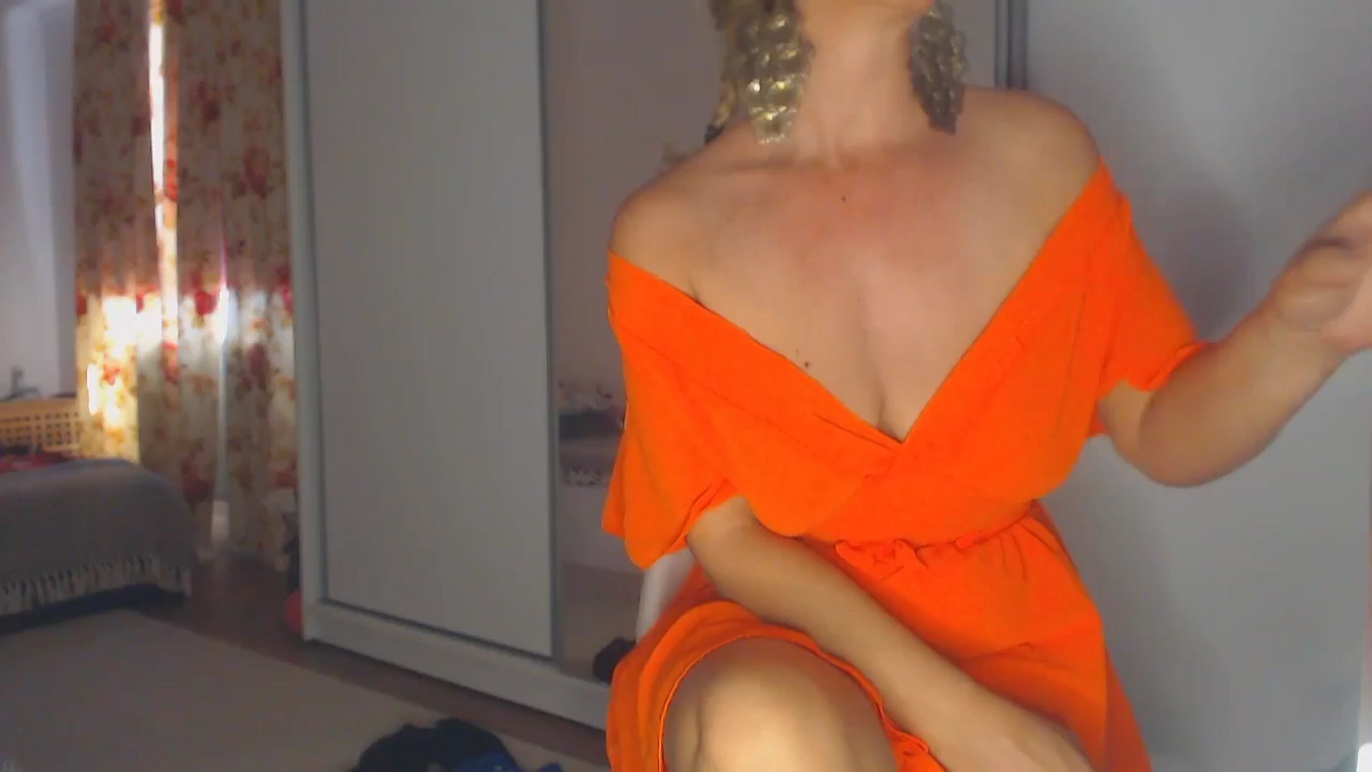 Gallery image thumbnail from Merlyn4u's myfreecams stream on, 05/07/2025, 12:03 image 2 of 20