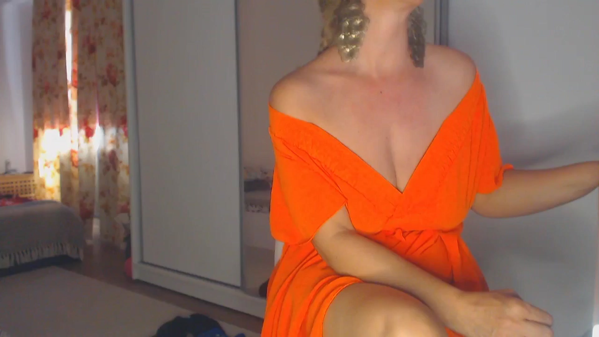 Gallery image thumbnail from Merlyn4u's myfreecams stream on, 05/07/2025, 12:03 image 10 of 20