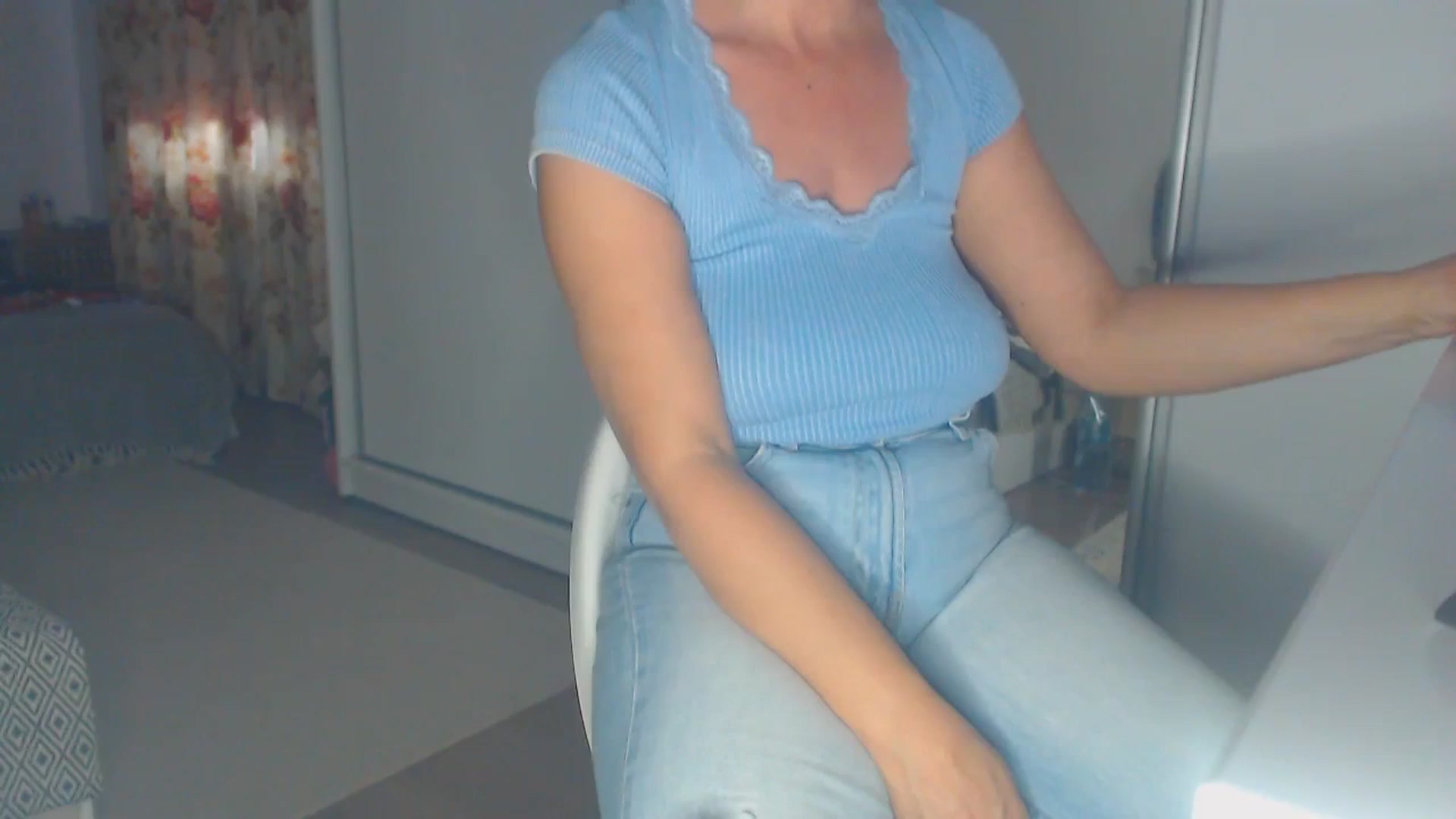 Gallery image thumbnail from Merlyn4u's myfreecams stream on, 05/09/2025, 12:08 image 6 of 20