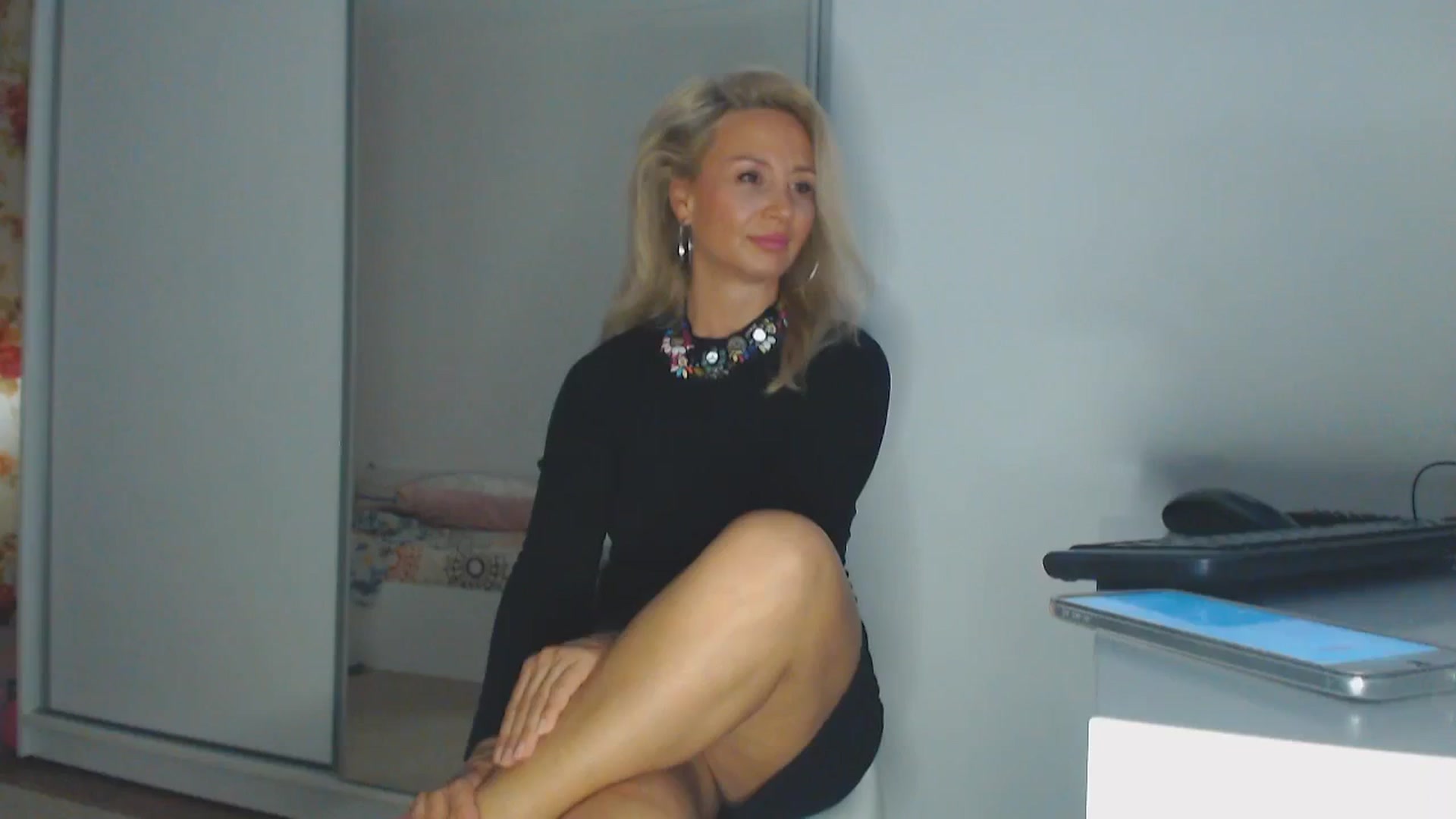 Gallery image thumbnail from Merlyn4u's myfreecams stream on, 05/26/2025, 07:52 image 16 of 20