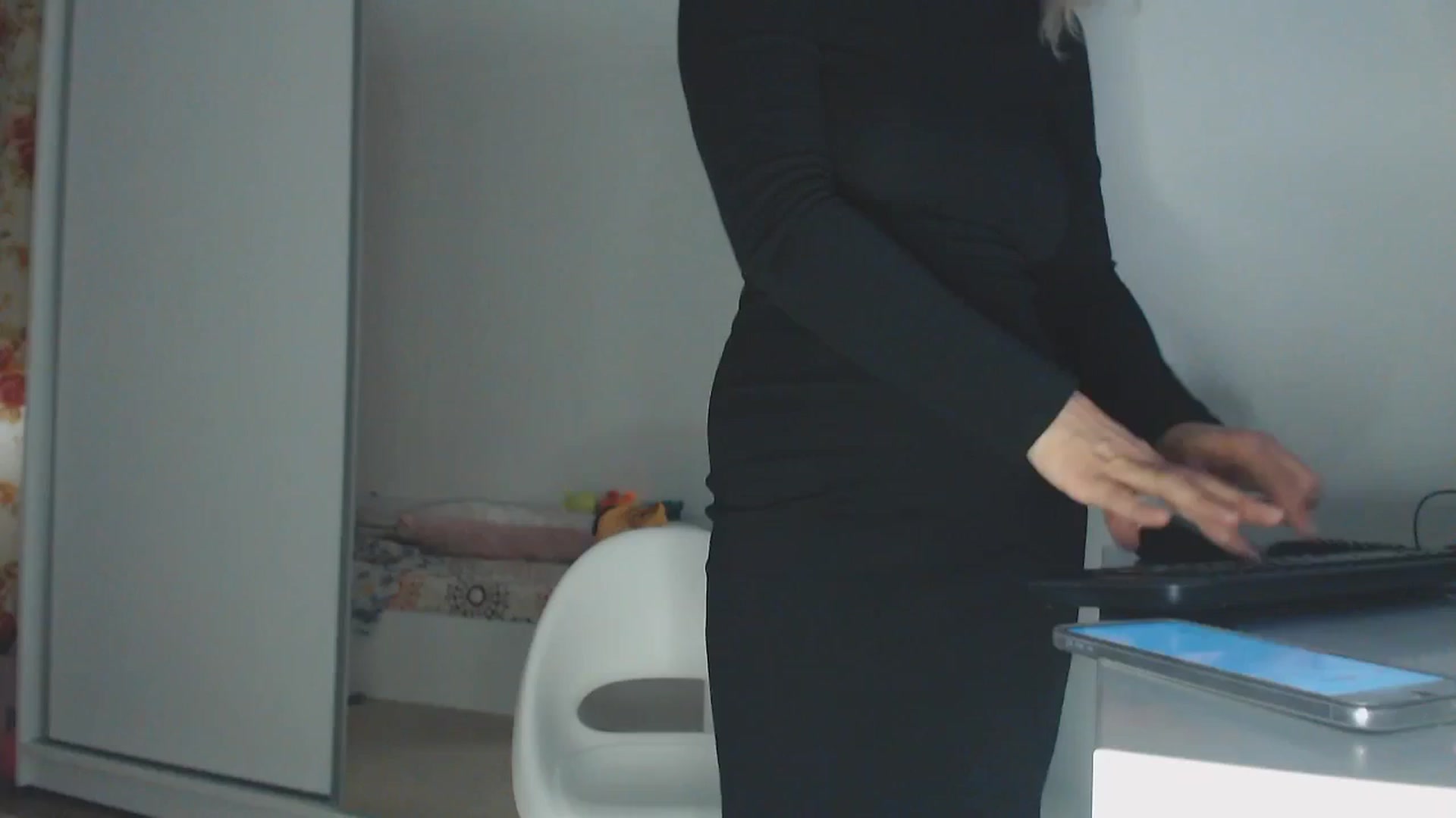 Gallery image thumbnail from Merlyn4u's myfreecams stream on, 05/26/2025, 07:52 image 11 of 20