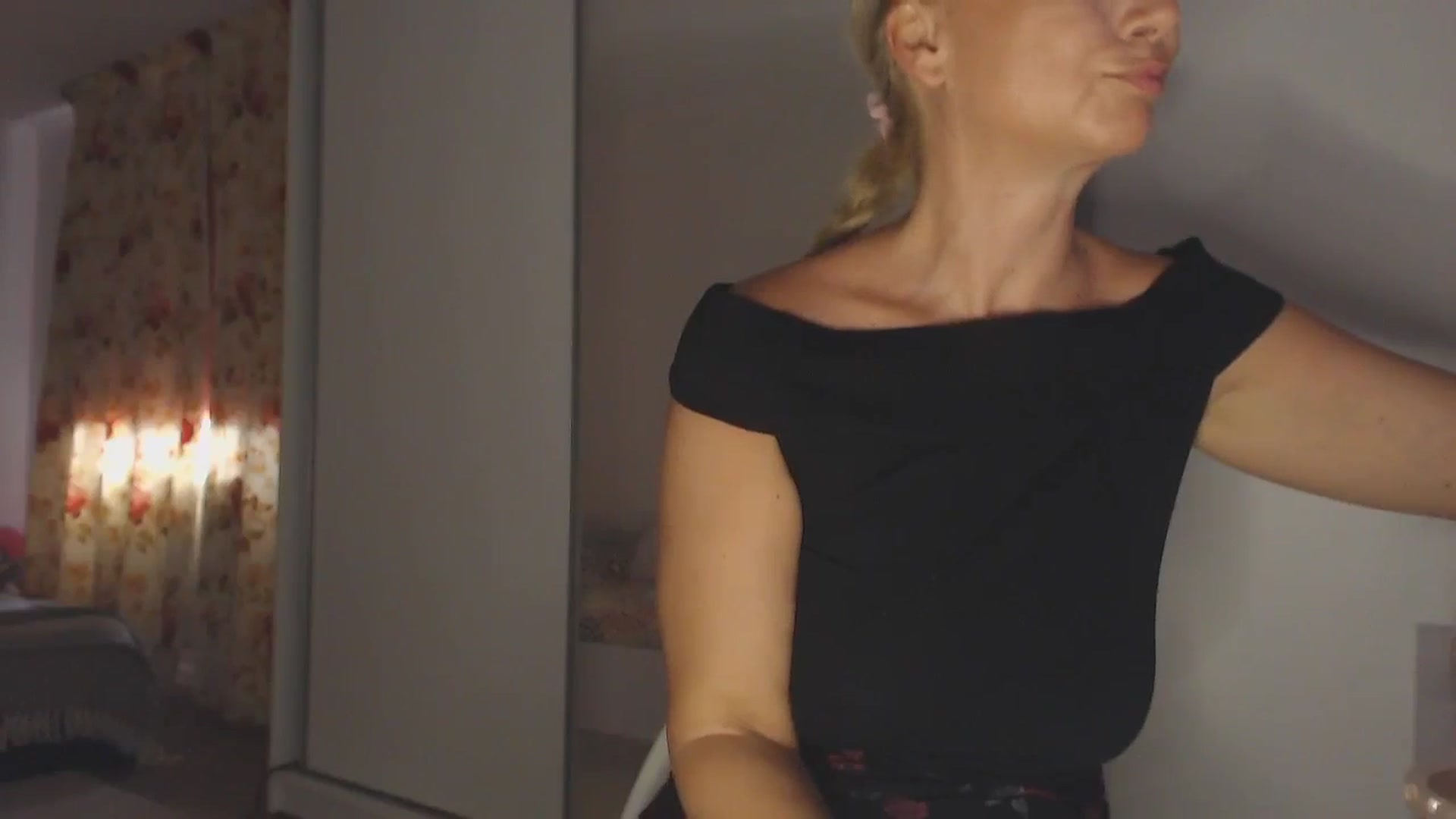 Gallery image thumbnail from Merlyn4u's myfreecams stream on, 06/16/2025, 13:50 image 3 of 20