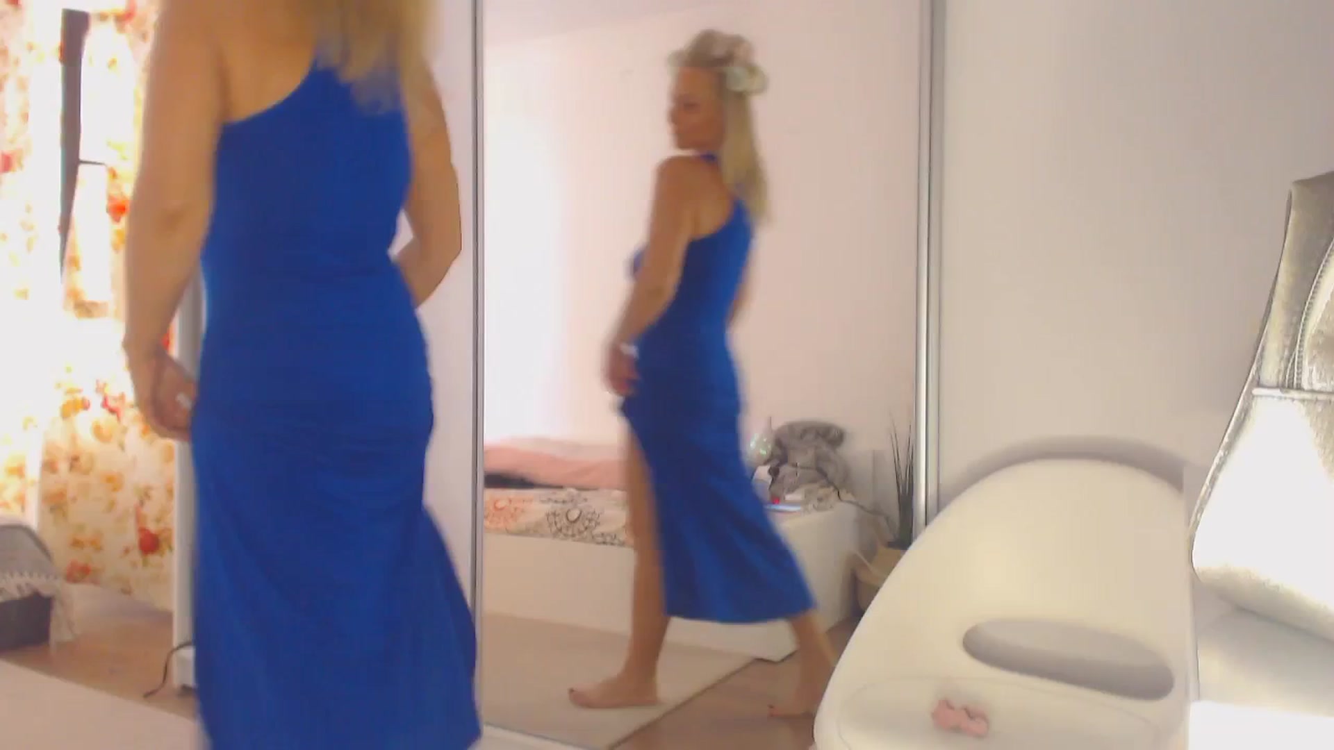 Gallery image thumbnail from Merlyn4u's myfreecams stream on, 06/17/2025, 12:28 image 5 of 20