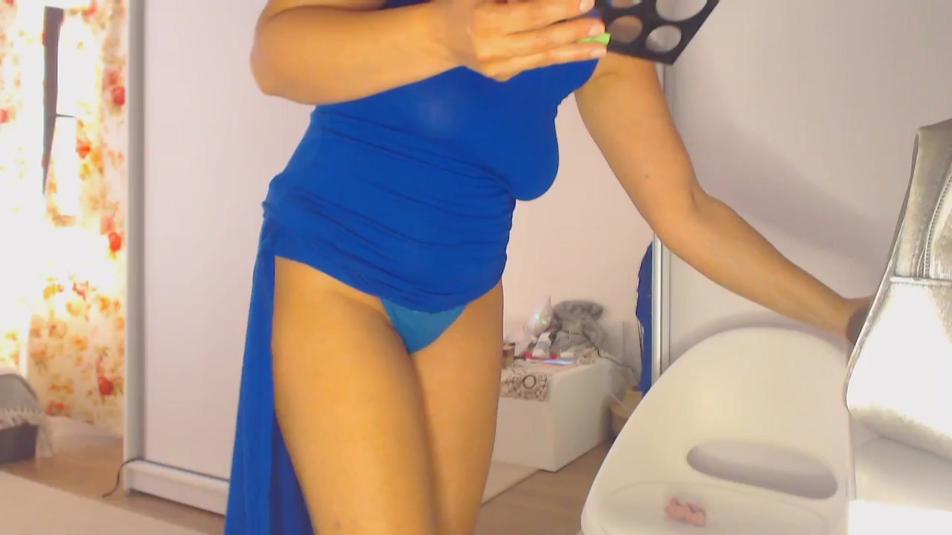 Gallery image thumbnail from Merlyn4u's myfreecams stream on, 06/17/2025, 12:28 image 13 of 20