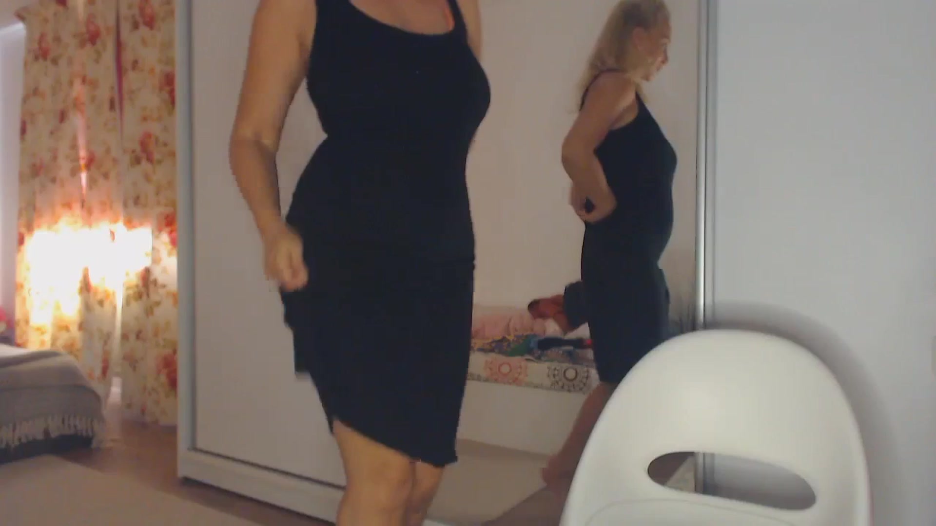 Gallery image thumbnail from Merlyn4u's myfreecams stream on, 06/18/2025, 12:58 image 13 of 20