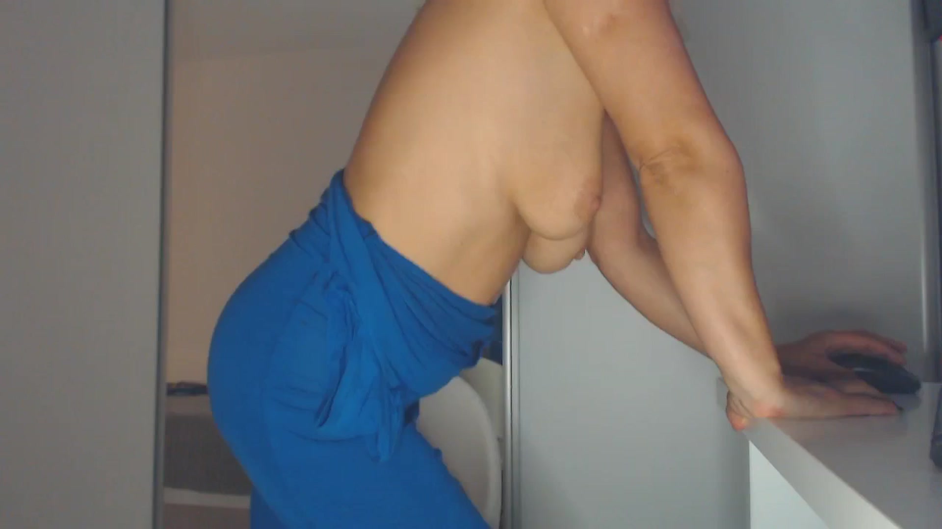 Gallery image thumbnail from Merlyn4u's myfreecams stream on, 06/22/2025, 14:01 image 9 of 20