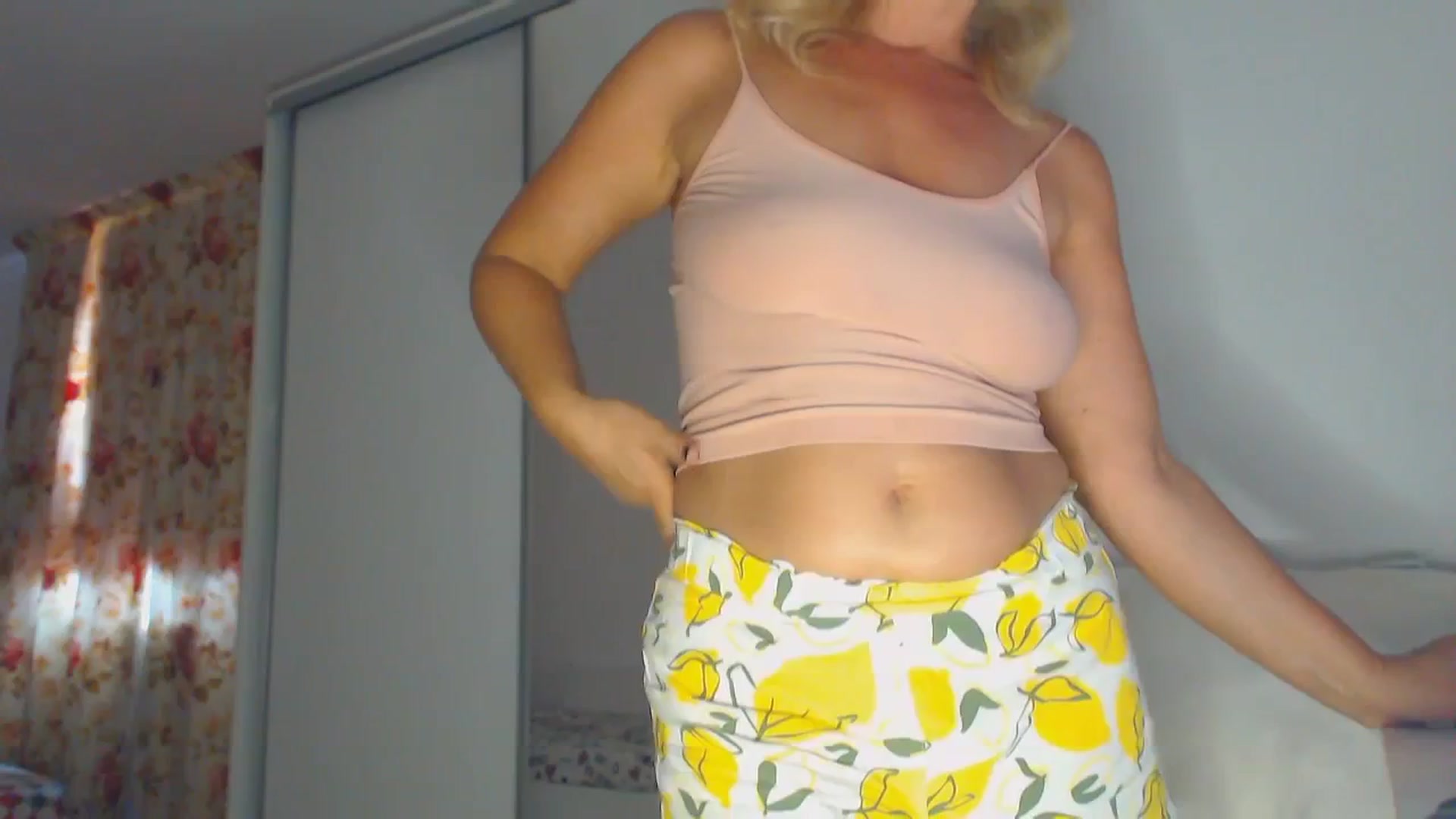 Gallery image thumbnail from Merlyn4u's myfreecams stream on, 06/27/2025, 12:09 image 10 of 20