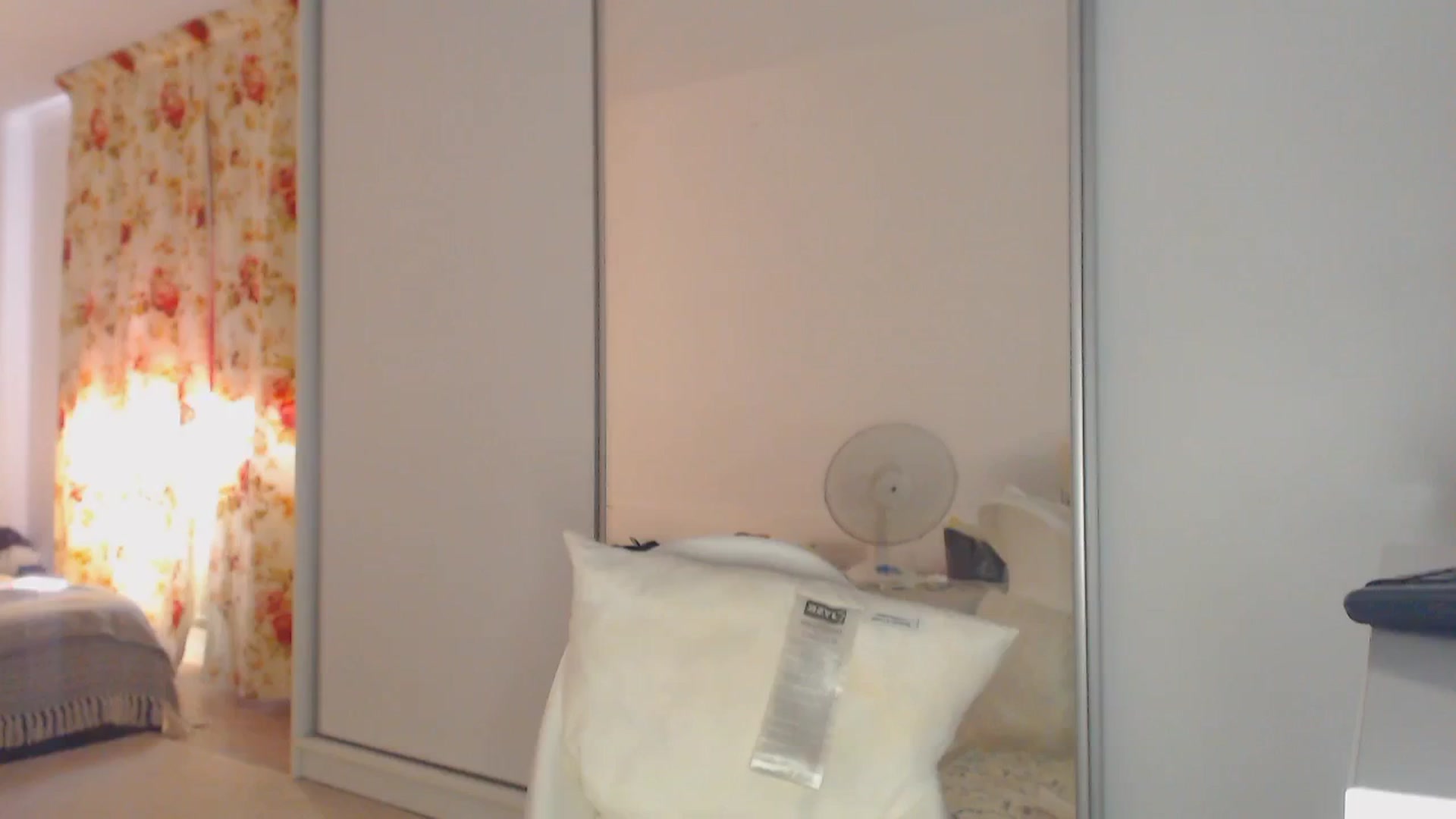 Gallery image thumbnail from Merlyn4u's myfreecams stream on, 07/04/2025, 13:37 image 20 of 20