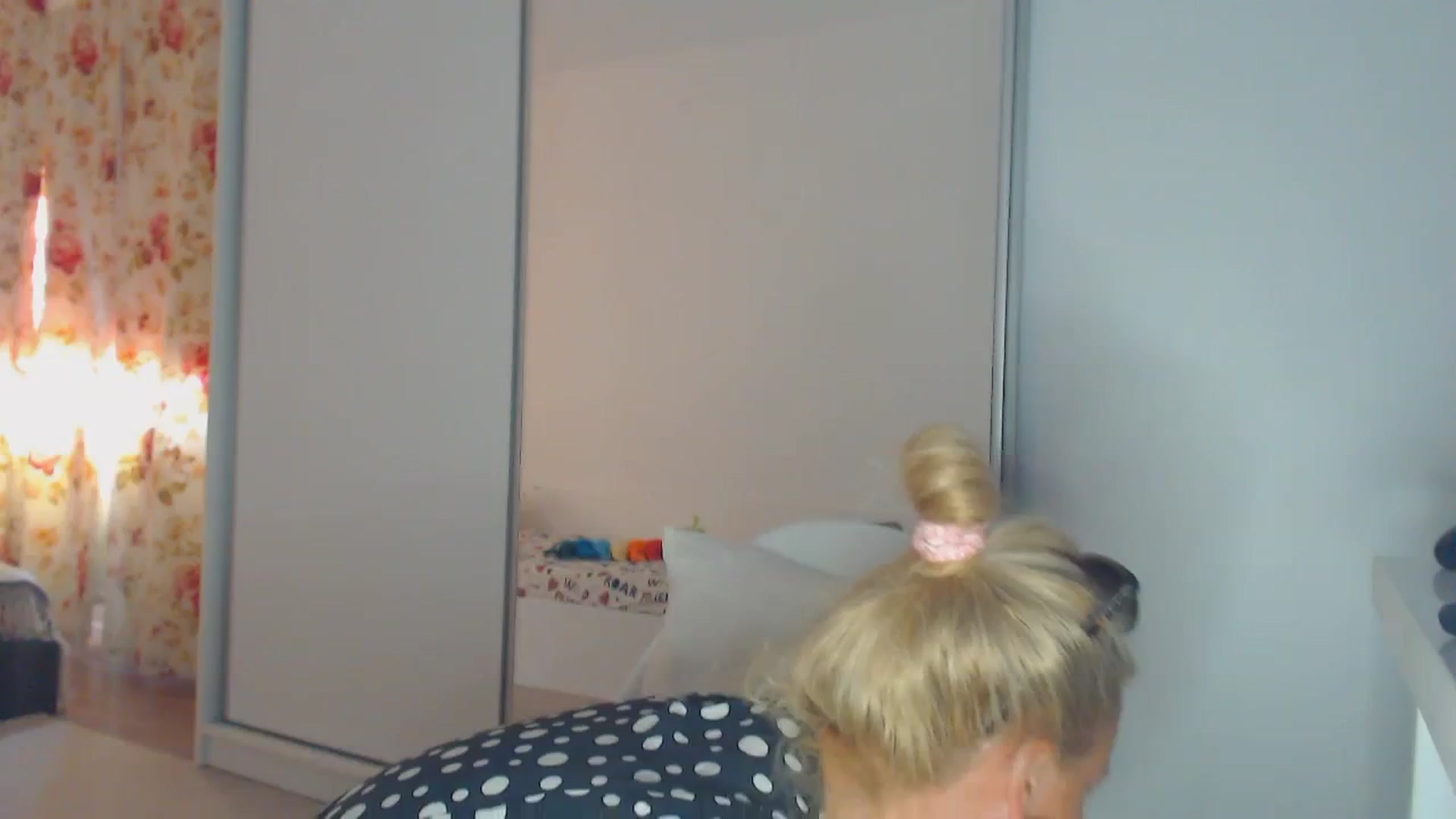 Gallery image thumbnail from Merlyn4u's myfreecams stream on, 07/07/2025, 14:18 image 3 of 20