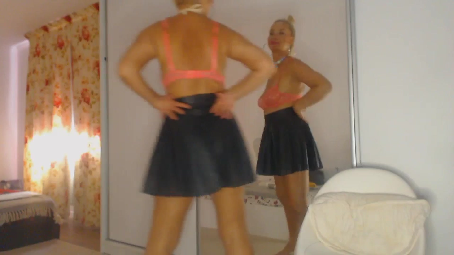 Gallery image thumbnail from Merlyn4u's myfreecams stream on, 07/16/2025, 14:18 image 11 of 20