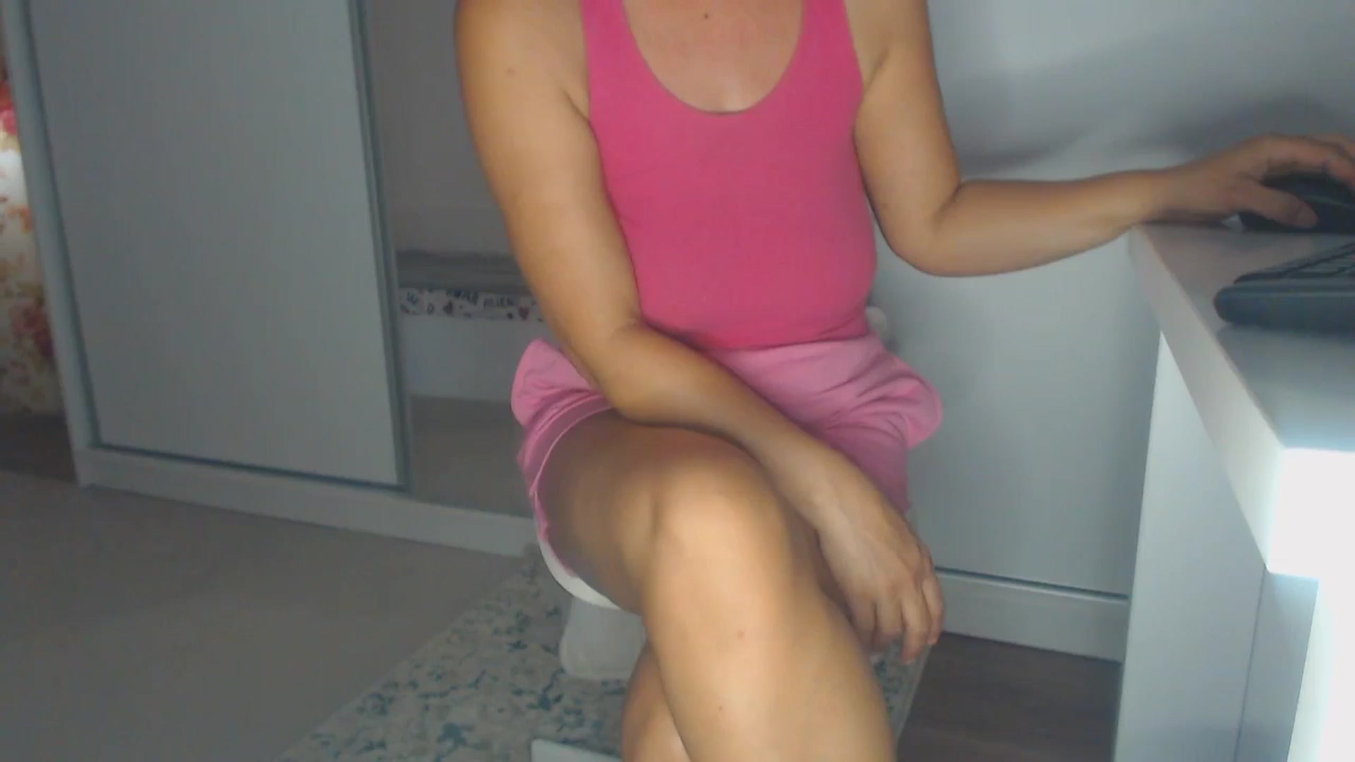 Gallery image thumbnail from Merlyn4u's myfreecams stream on, 07/16/2025, 14:18 image 1 of 20