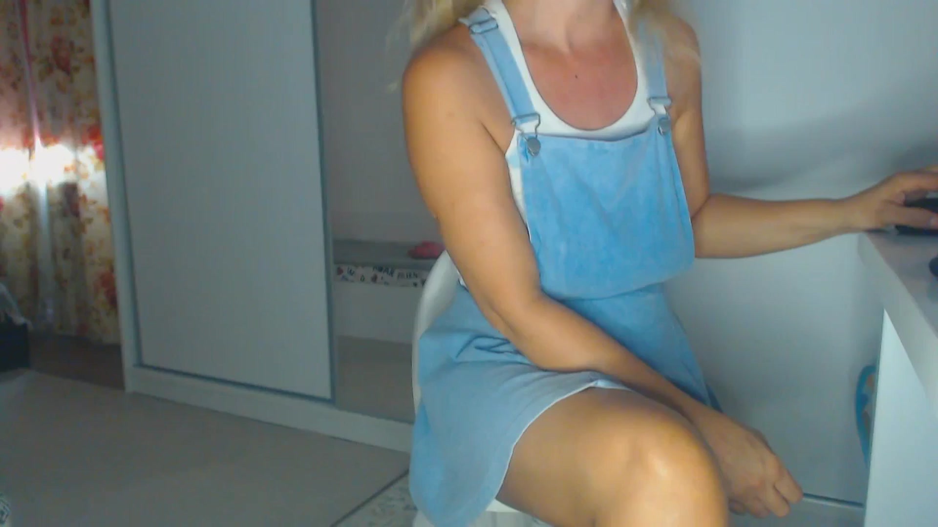 Gallery image thumbnail from Merlyn4u's myfreecams stream on, 07/17/2025, 14:30 image 2 of 20