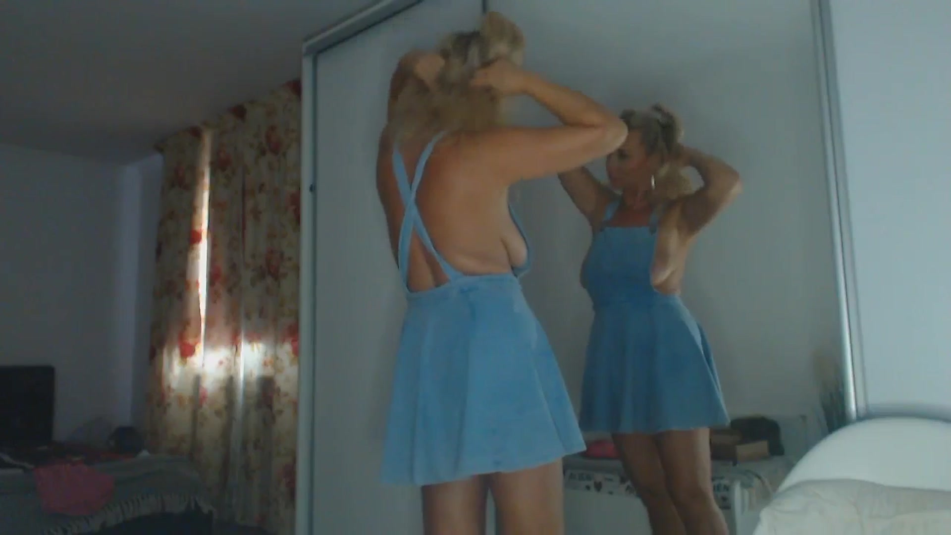 Gallery image thumbnail from Merlyn4u's myfreecams stream on, 07/17/2025, 14:30 image 15 of 20