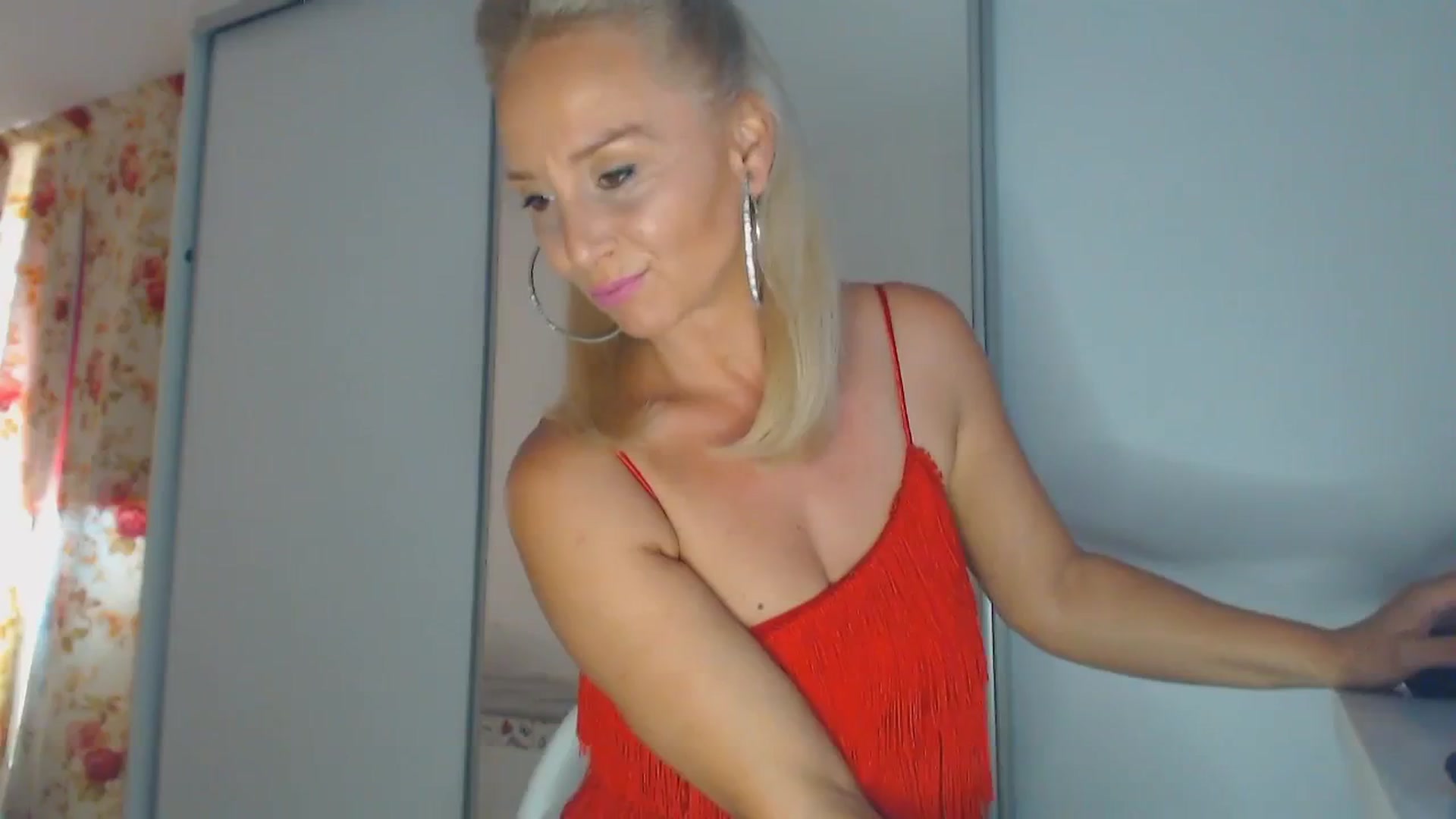 Gallery image thumbnail from Merlyn4u's myfreecams stream on, 07/18/2025, 13:53 image 3 of 20