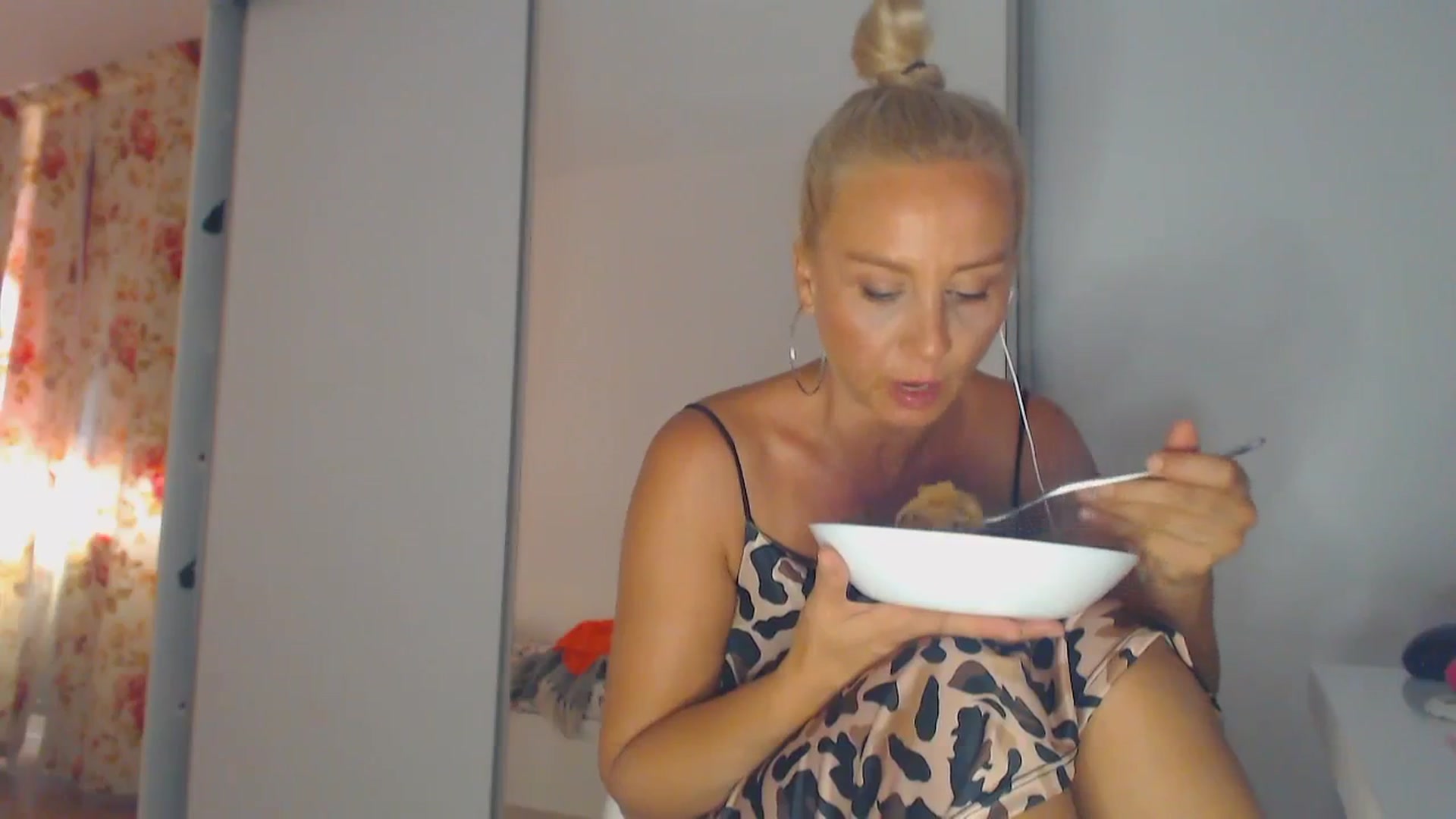 Gallery image thumbnail from Merlyn4u's myfreecams stream on, 07/25/2025, 13:42 image 20 of 20