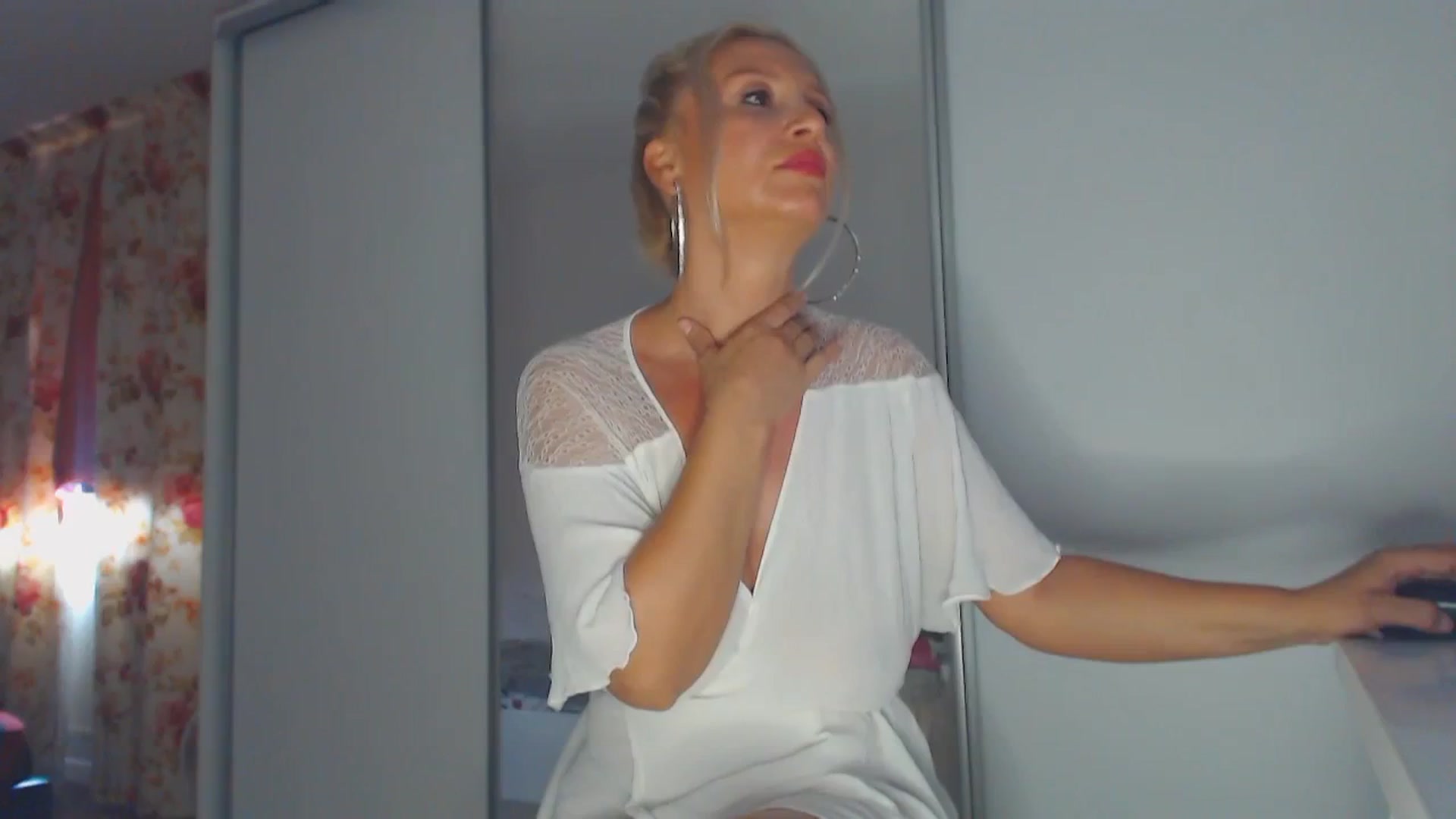 Gallery image thumbnail from Merlyn4u's myfreecams stream on, 07/31/2025, 13:08 image 5 of 20