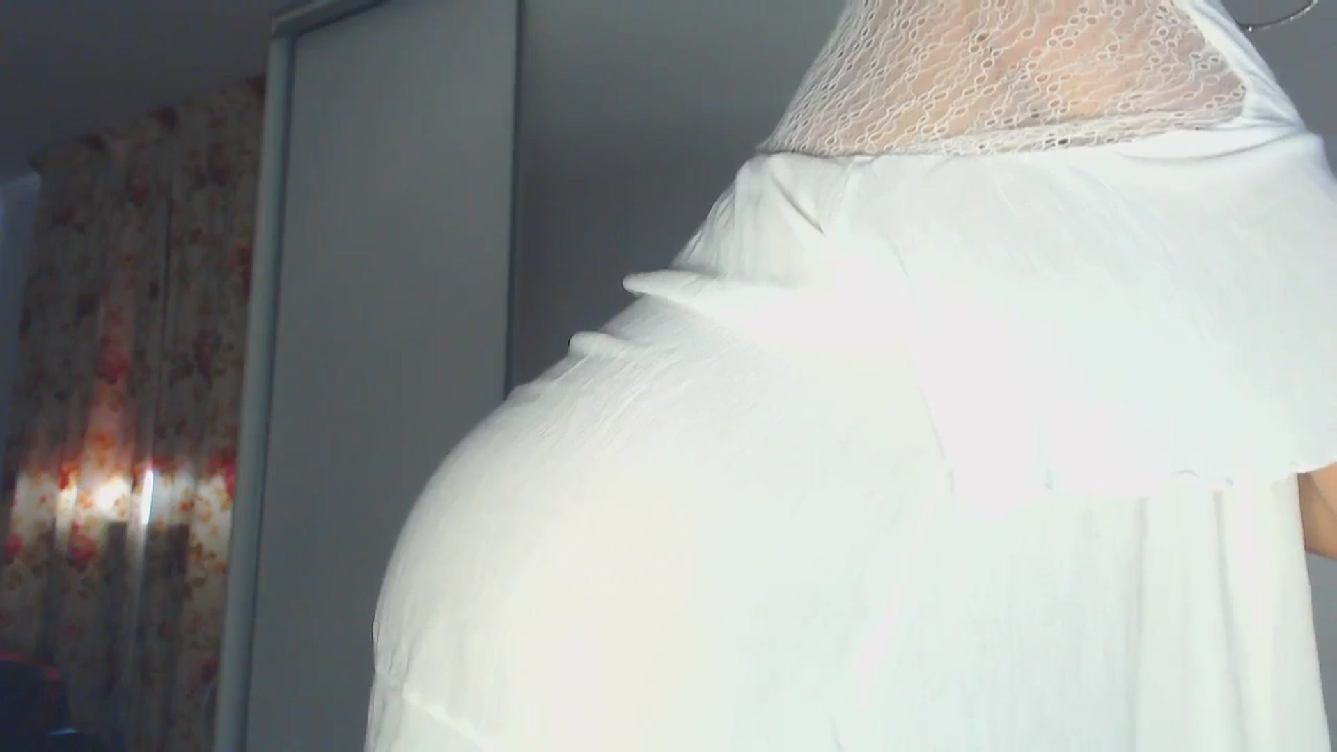 Gallery image thumbnail from Merlyn4u's myfreecams stream on, 07/31/2025, 14:45 image 16 of 20