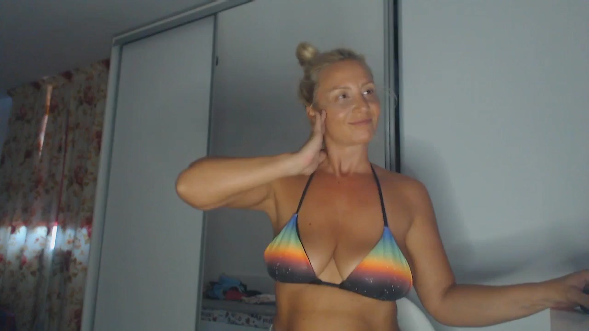 Gallery image thumbnail from Merlyn4u's myfreecams stream on, 08/13/2025, 11:09 image 12 of 20