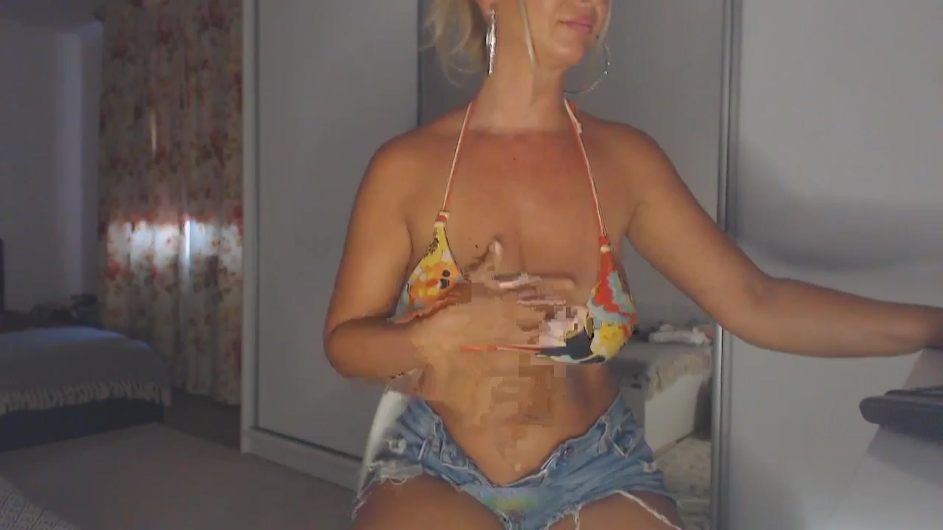 Gallery image thumbnail from Merlyn4u's myfreecams stream on, 08/14/2025, 12:30 image 13 of 20