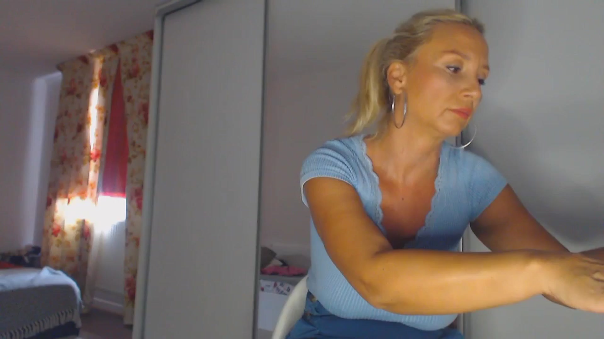 Gallery image thumbnail from Merlyn4u's myfreecams stream on, 08/18/2025, 12:51 image 3 of 20