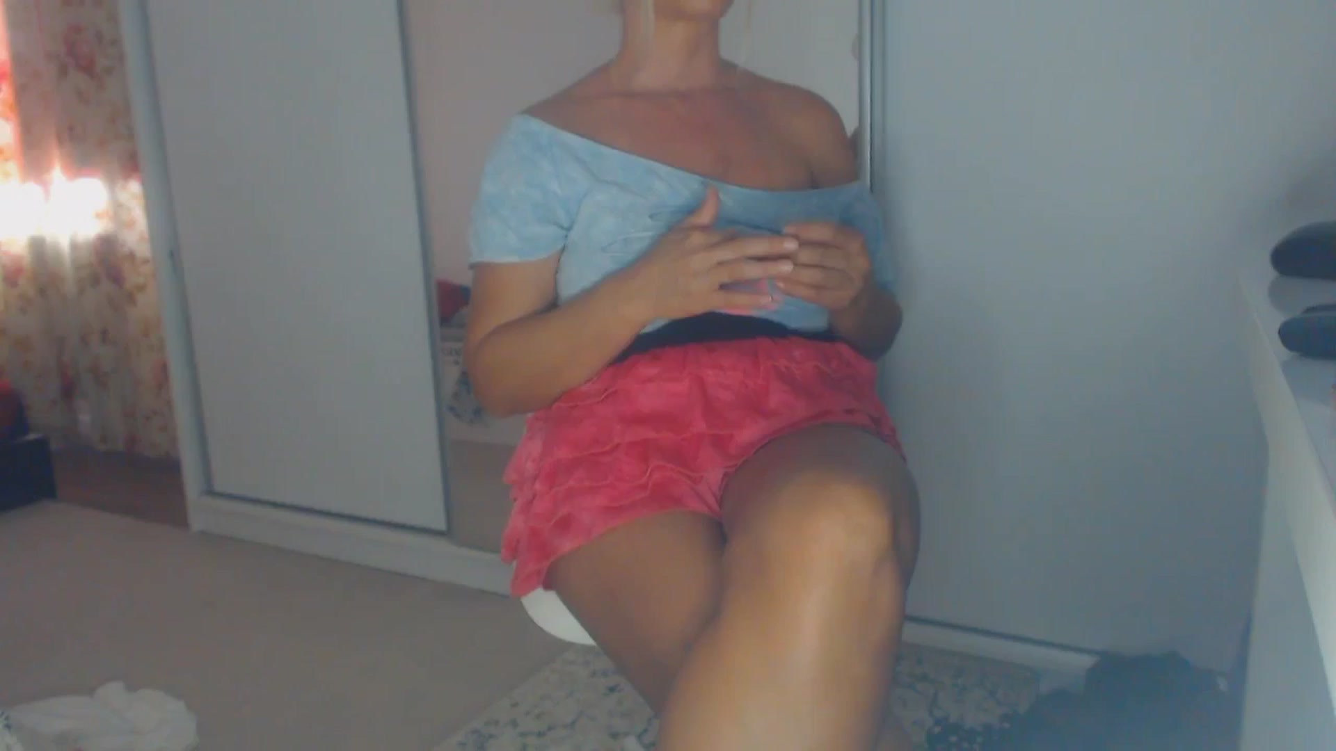Gallery image thumbnail from Merlyn4u's myfreecams stream on, 08/22/2025, 14:11 image 5 of 20