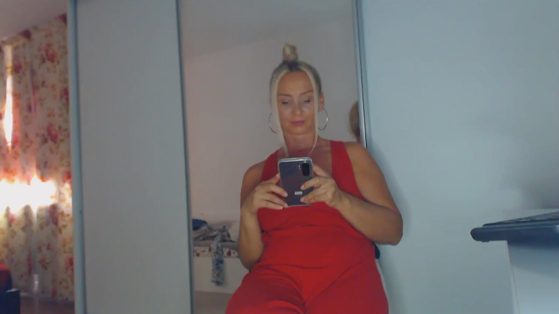 Gallery image thumbnail from Merlyn4u's myfreecams stream on, 08/23/2025, 14:35 image 14 of 20
