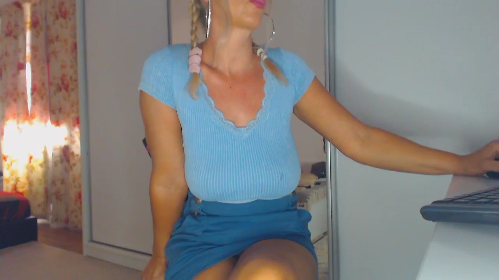 Gallery image thumbnail from Merlyn4u's myfreecams stream on, 08/24/2025, 14:11 image 7 of 20