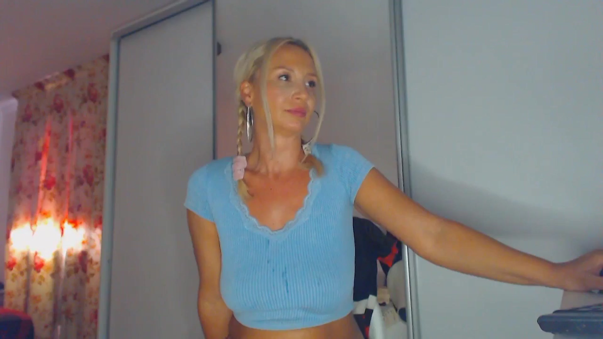 Gallery image thumbnail from Merlyn4u's myfreecams stream on, 08/24/2025, 15:32 image 13 of 20