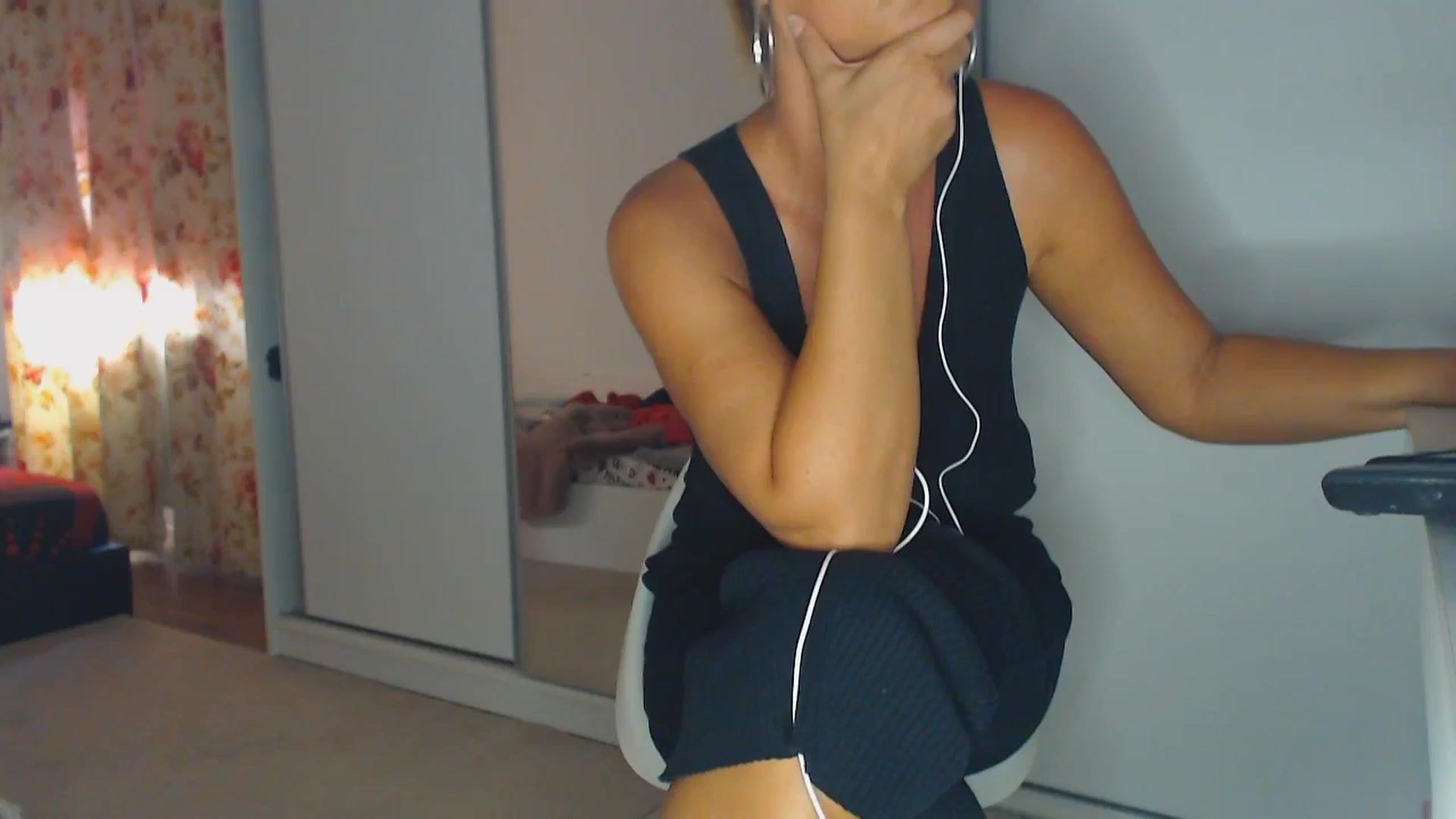 Gallery image thumbnail from Merlyn4u's myfreecams stream on, 08/25/2025, 15:28 image 3 of 20