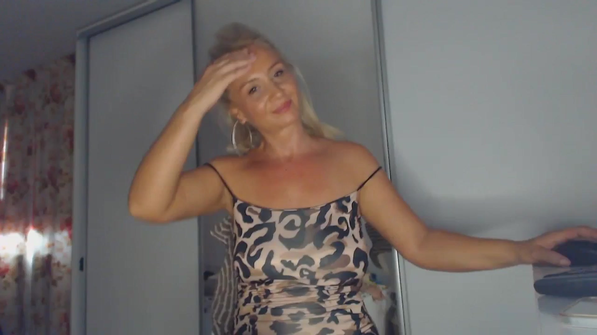 Gallery image thumbnail from Merlyn4u's myfreecams stream on, 09/02/2025, 13:38 image 10 of 20