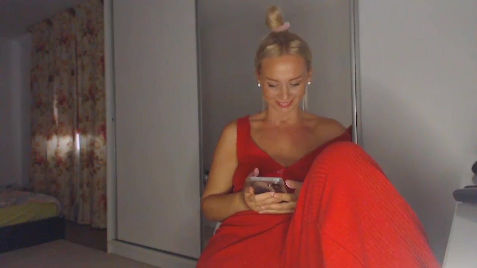 Gallery image thumbnail from Merlyn4u's myfreecams stream on, 09/12/2025, 14:17 image 20 of 20