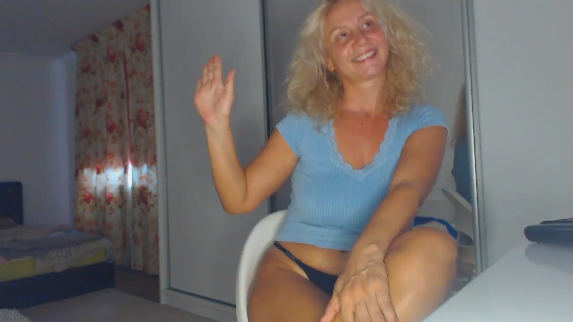 Gallery image thumbnail from Merlyn4u's myfreecams stream on, 09/15/2025, 12:17 image 11 of 20