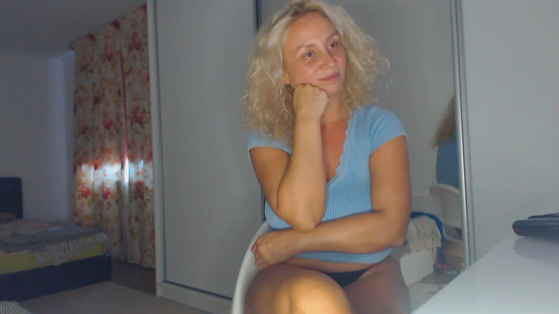 Gallery image thumbnail from Merlyn4u's myfreecams stream on, 09/15/2025, 12:17 image 8 of 20