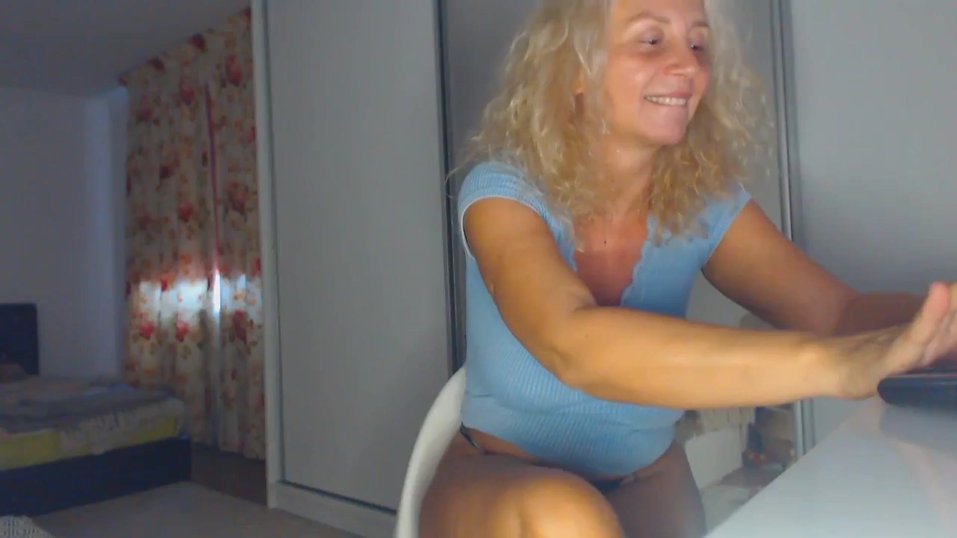 Gallery image thumbnail from Merlyn4u's myfreecams stream on, 09/15/2025, 12:17 image 9 of 20