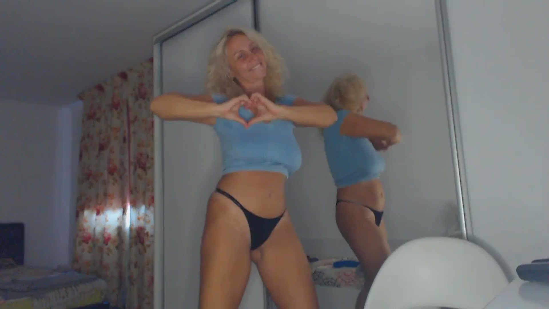 Gallery image thumbnail from Merlyn4u's myfreecams stream on, 09/15/2025, 12:17 image 12 of 20