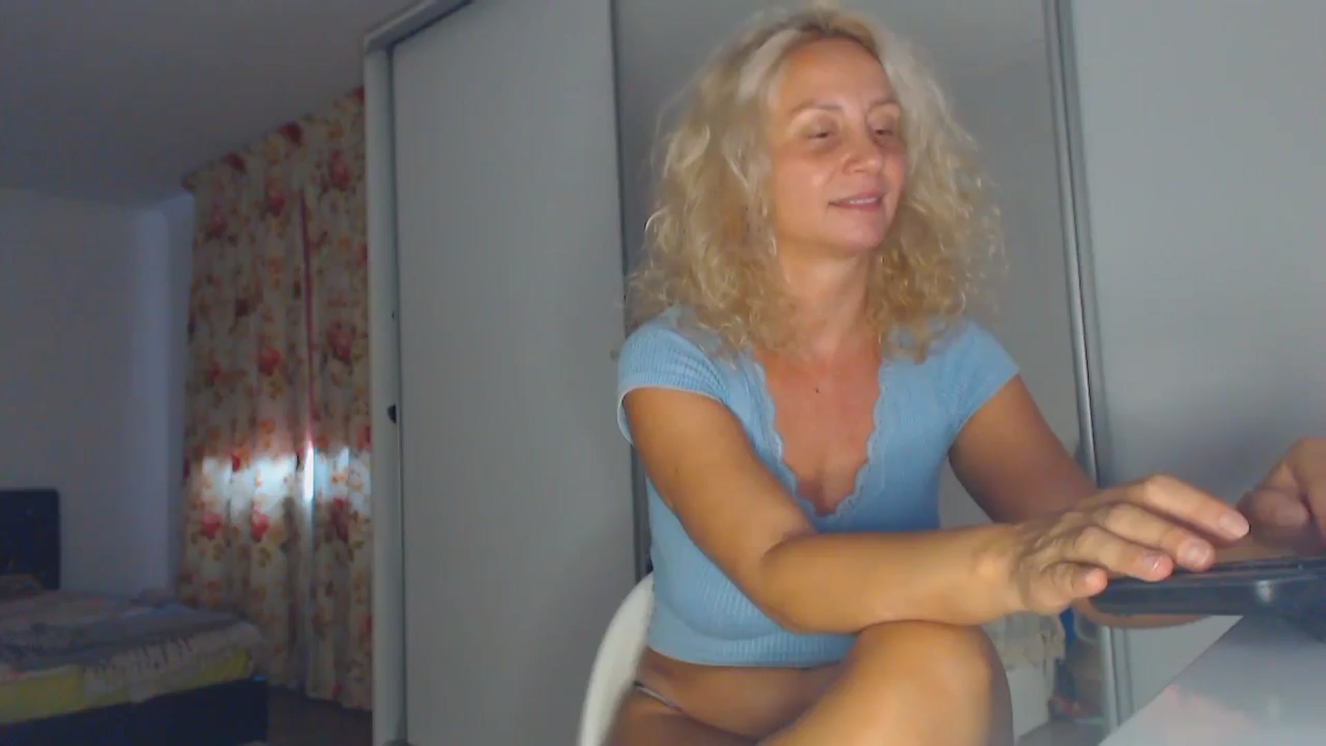 Gallery image thumbnail from Merlyn4u's myfreecams stream on, 09/15/2025, 12:17 image 18 of 20