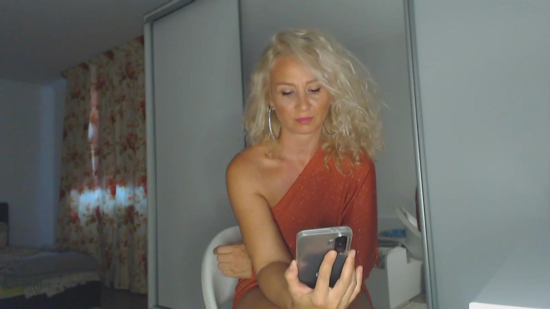 Gallery image thumbnail from Merlyn4u's myfreecams stream on, 09/16/2025, 11:29 image 2 of 20