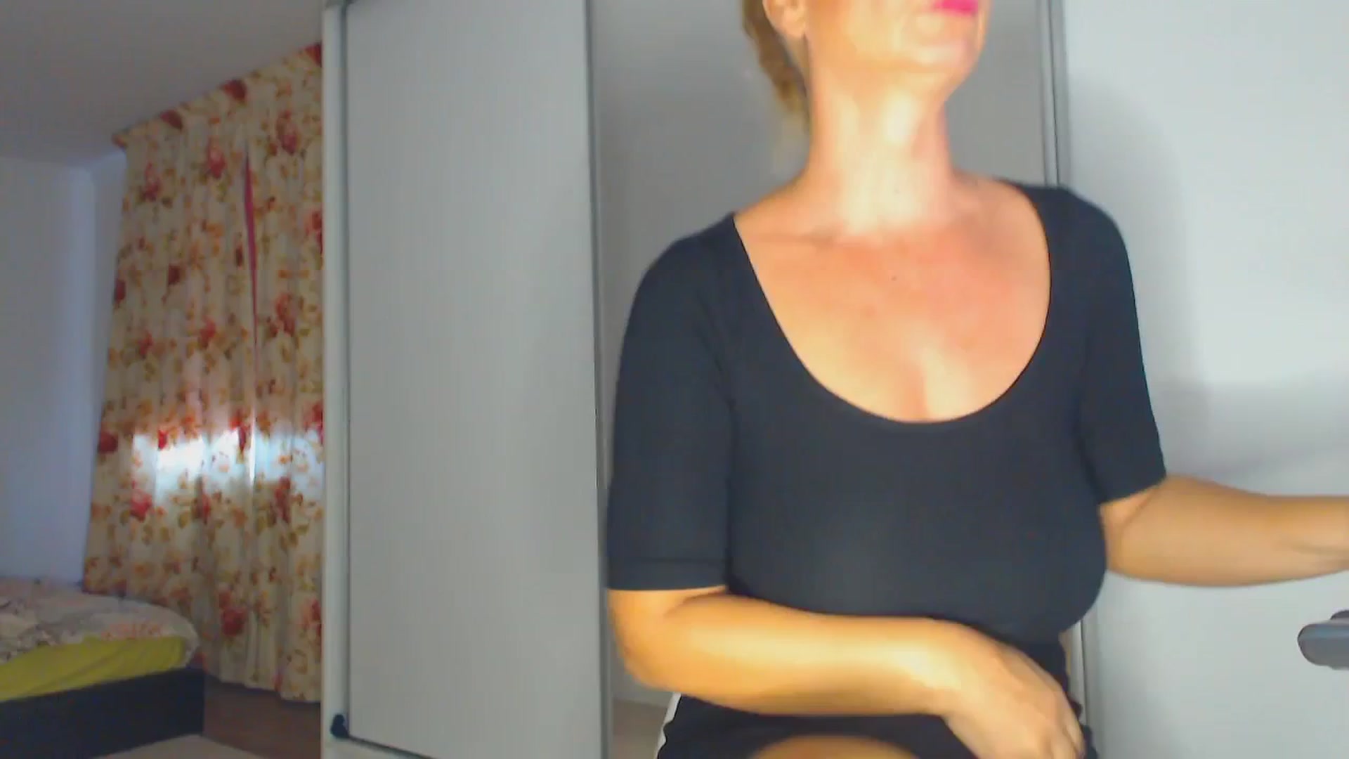 Gallery image thumbnail from Merlyn4u's myfreecams stream on, 09/18/2025, 14:51 image 4 of 20