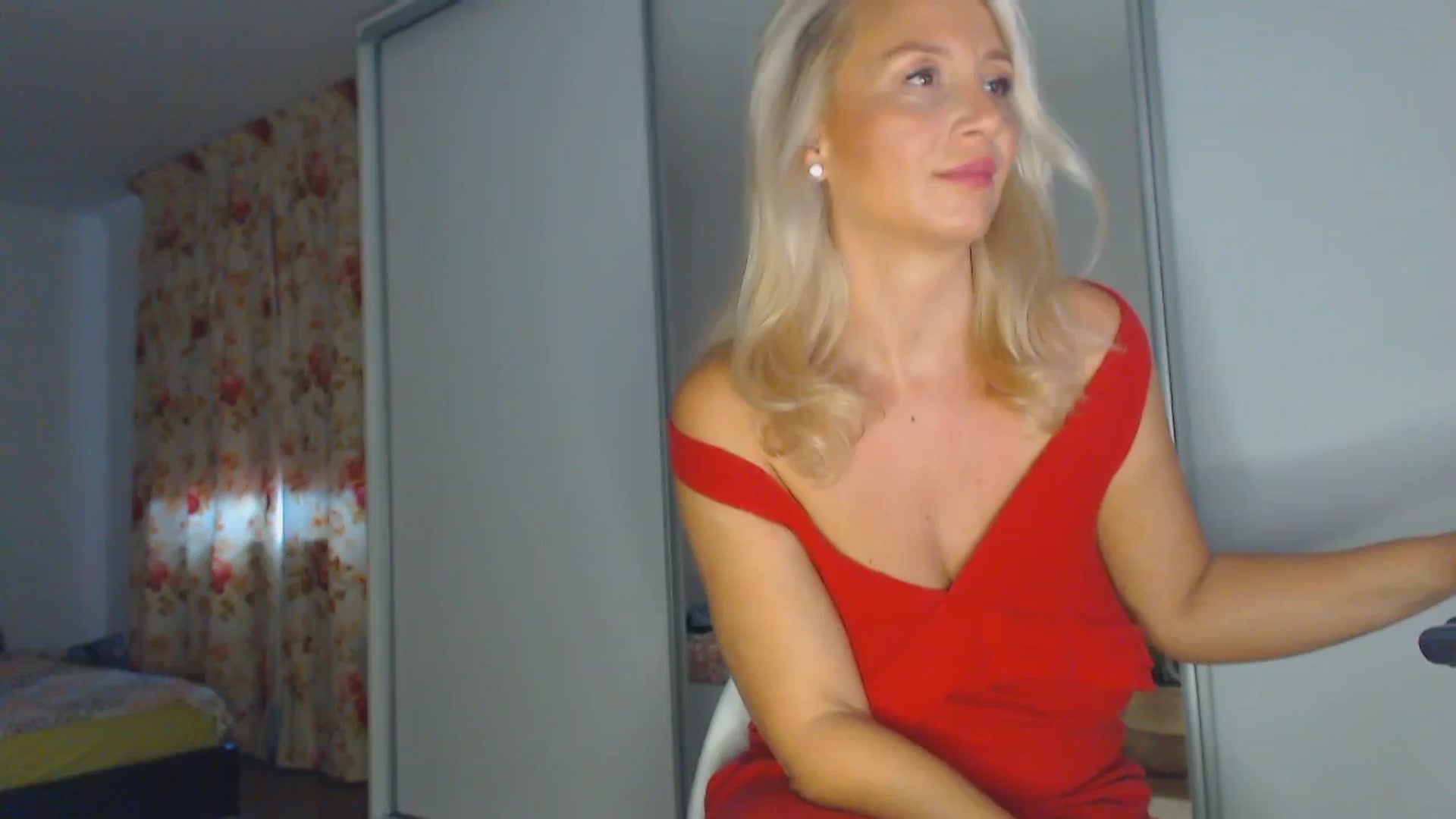 Gallery image thumbnail from Merlyn4u's myfreecams stream on, 09/21/2025, 10:37 image 8 of 20