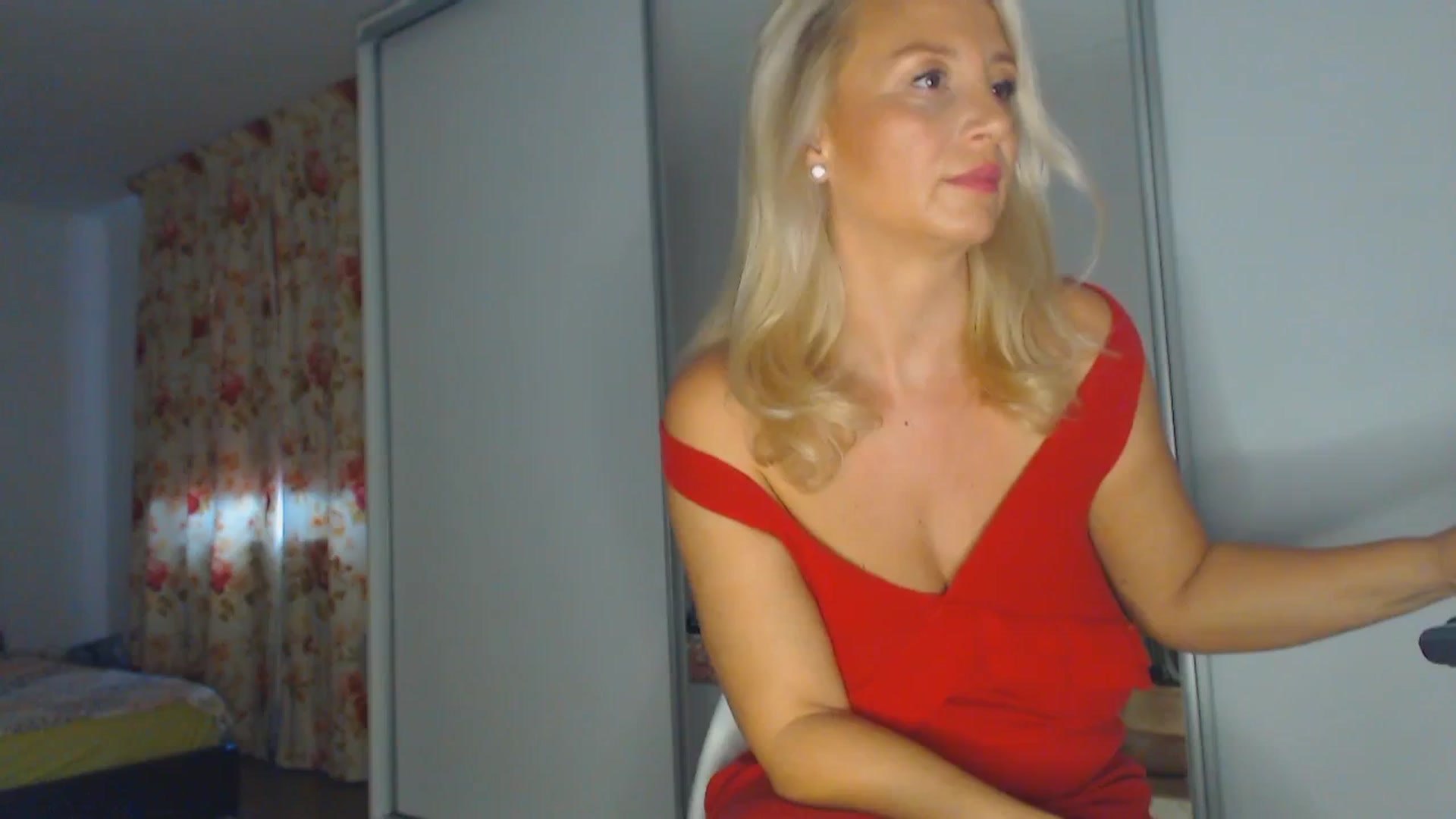Gallery image thumbnail from Merlyn4u's myfreecams stream on, 09/21/2025, 10:37 image 9 of 20