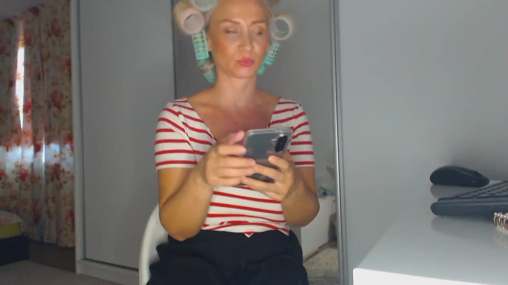 Gallery image thumbnail from Merlyn4u's myfreecams stream on, 09/24/2025, 13:43 image 1 of 20