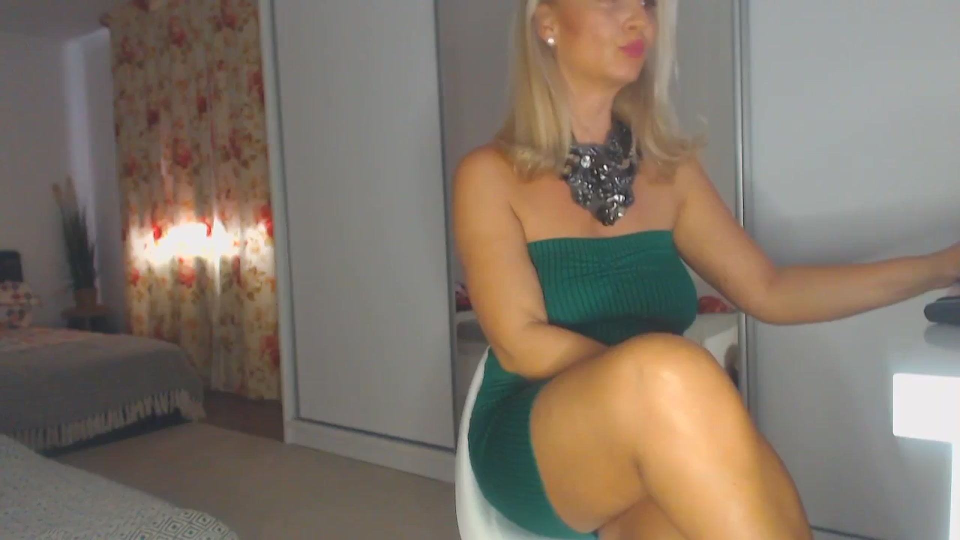 Gallery image thumbnail from Merlyn4u's myfreecams stream on, 09/26/2025, 11:27 image 6 of 20