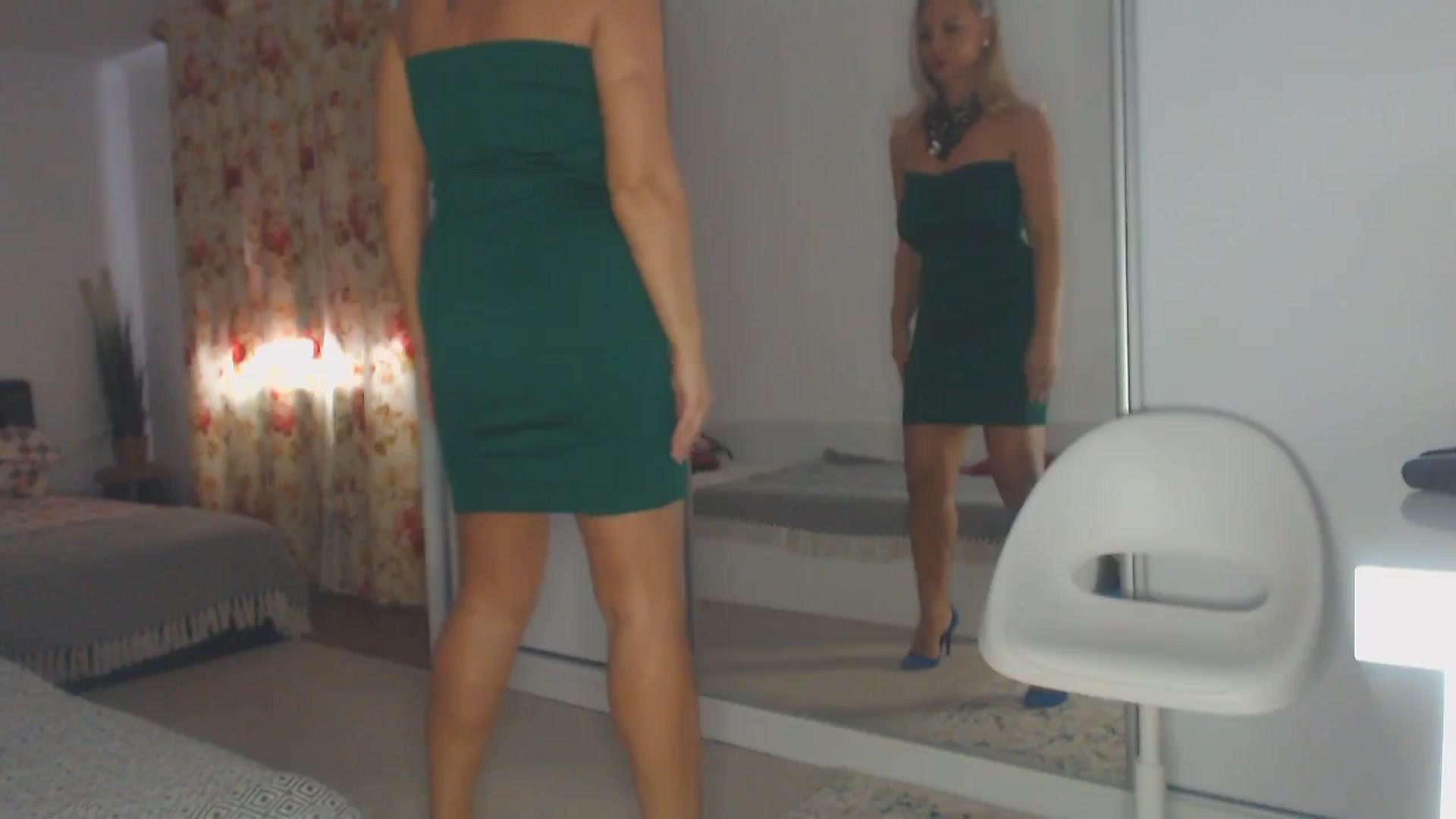 Gallery image thumbnail from Merlyn4u's myfreecams stream on, 09/26/2025, 11:27 image 8 of 20