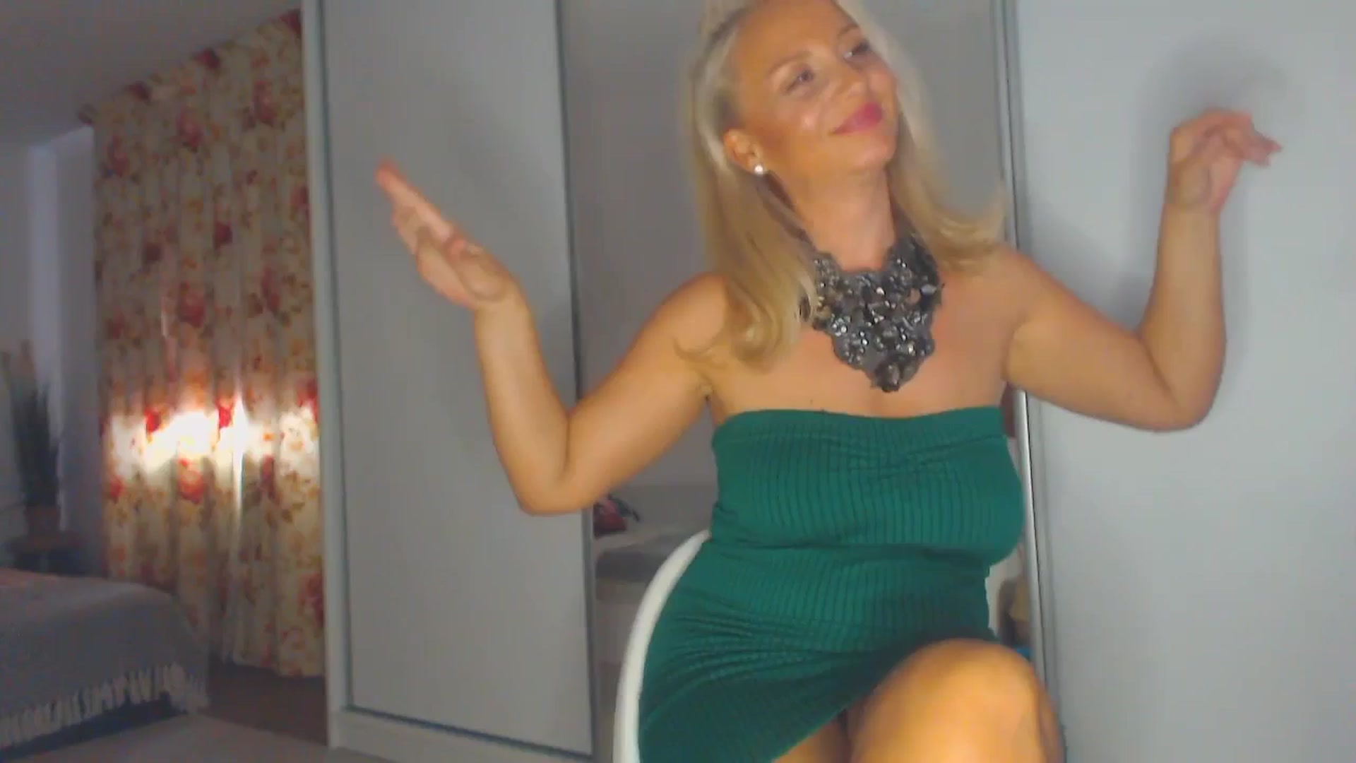 Gallery image thumbnail from Merlyn4u's myfreecams stream on, 09/26/2025, 13:07 image 10 of 20