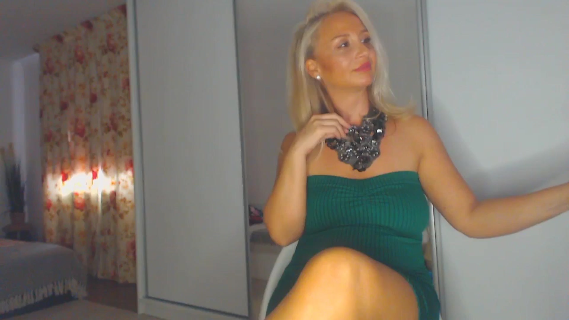 Gallery image thumbnail from Merlyn4u's myfreecams stream on, 09/26/2025, 13:07 image 15 of 20