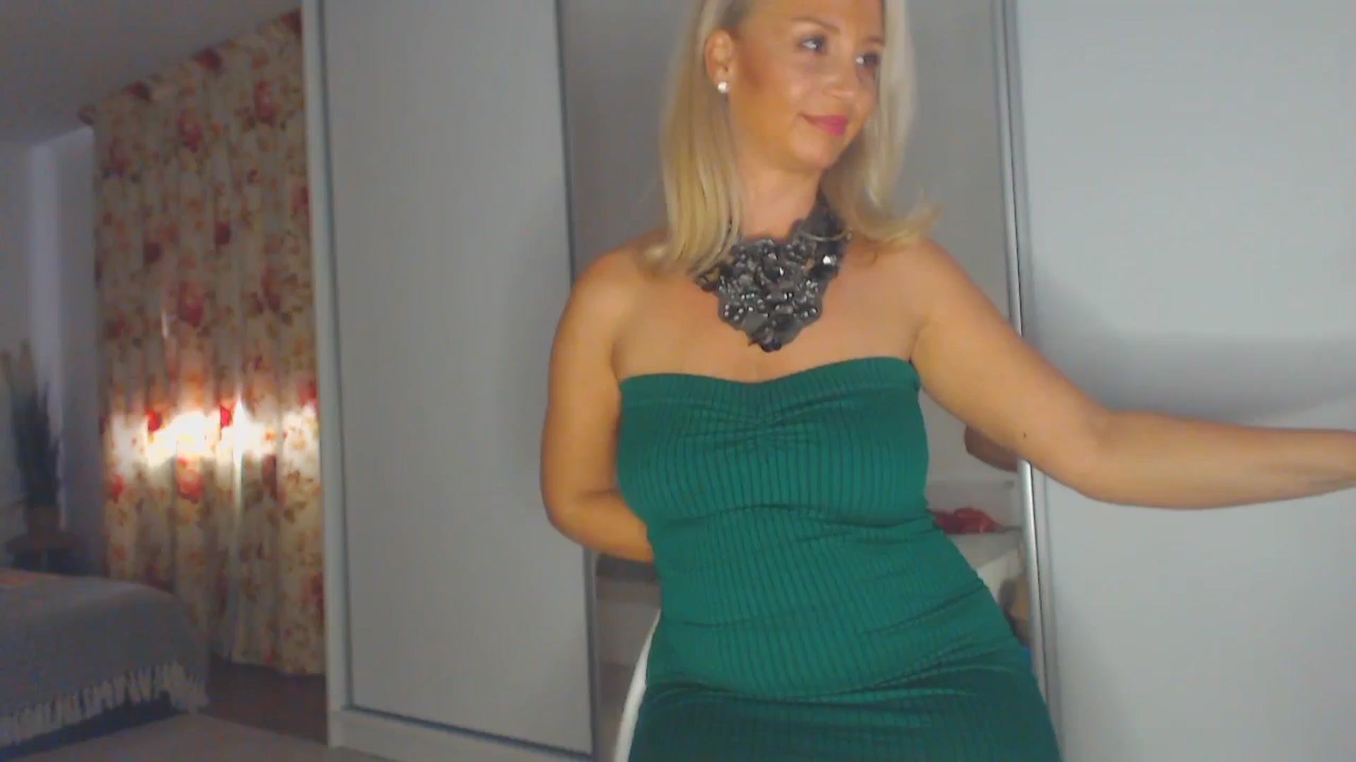 Gallery image thumbnail from Merlyn4u's myfreecams stream on, 09/26/2025, 13:07 image 11 of 20